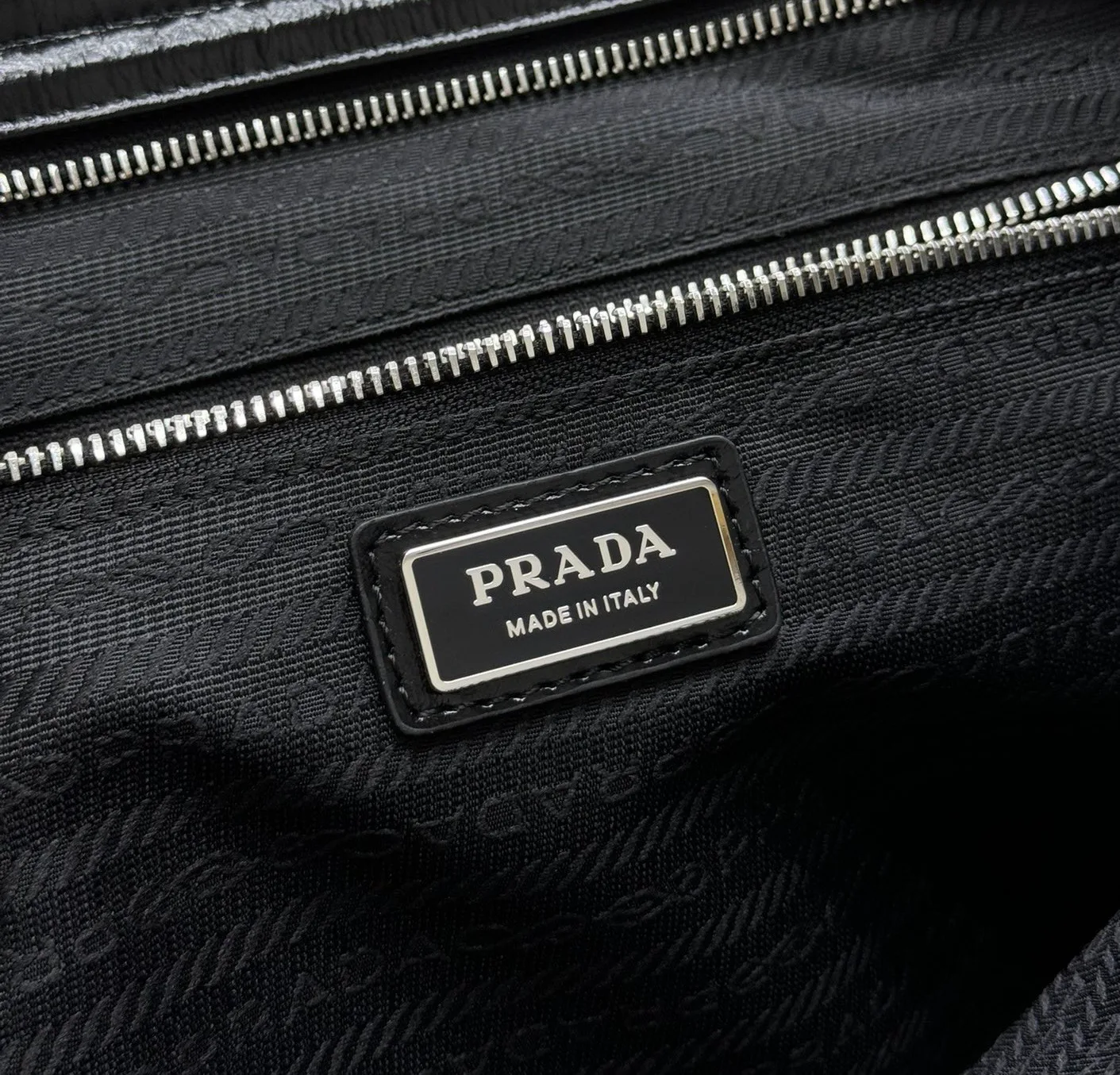 Классические Сумки Женские Prada 11462574