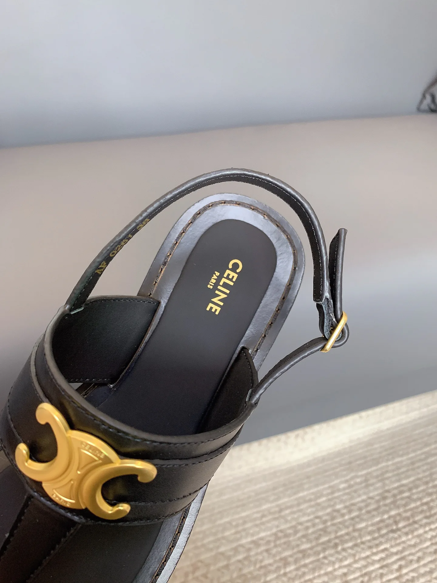 Шлепанцы Женские Celine 17656605