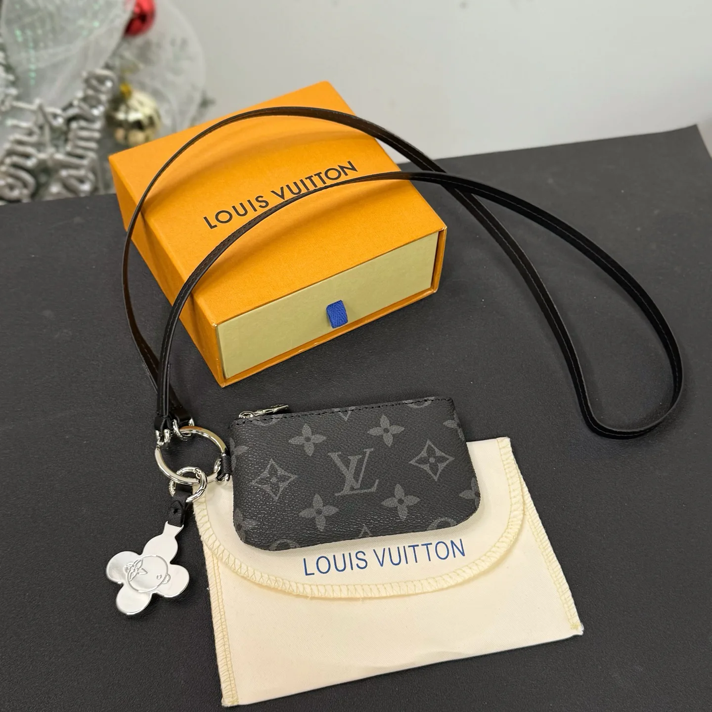 Клатчи Женские Louis Vuitton 2546480