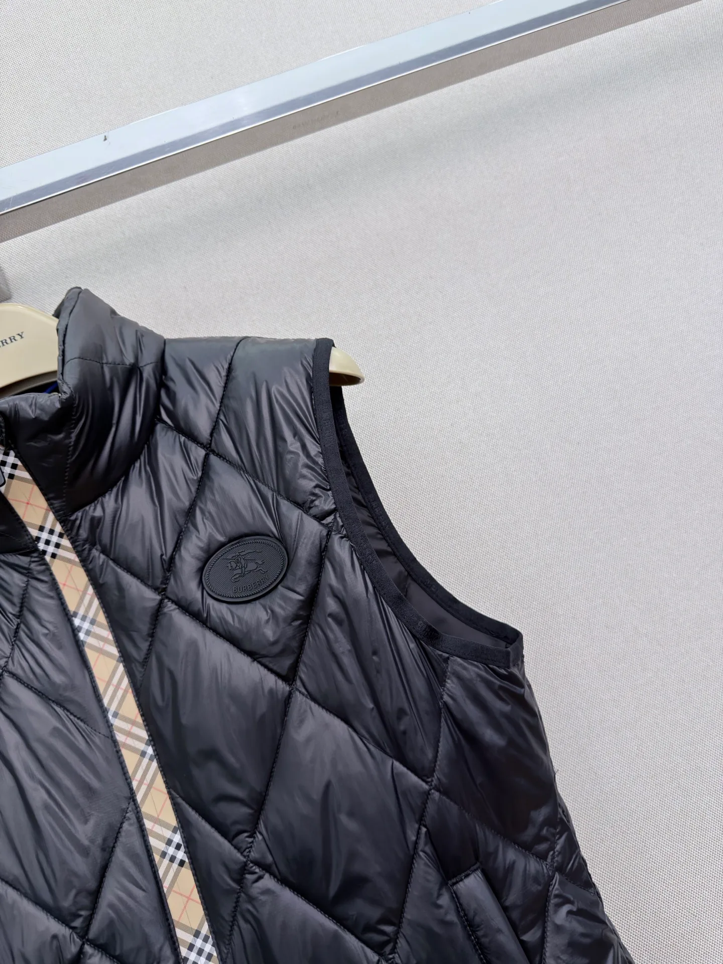 Жилеты Женские Burberry 18839030