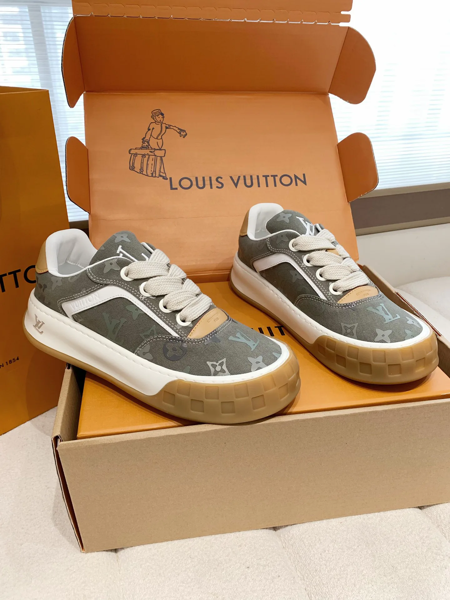 Кеды Женские Louis Vuitton 13183742