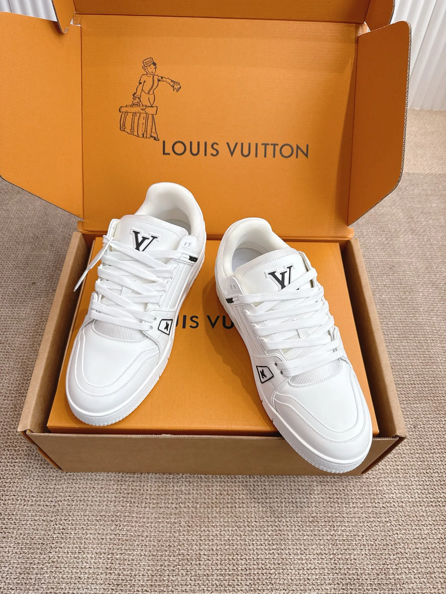 Кроссовки Женские Louis Vuitton 18324748
