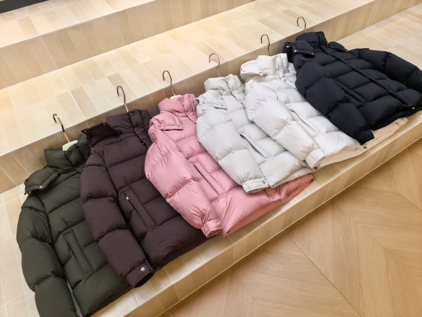 Куртки И Пуховики Женские Moncler 19859774