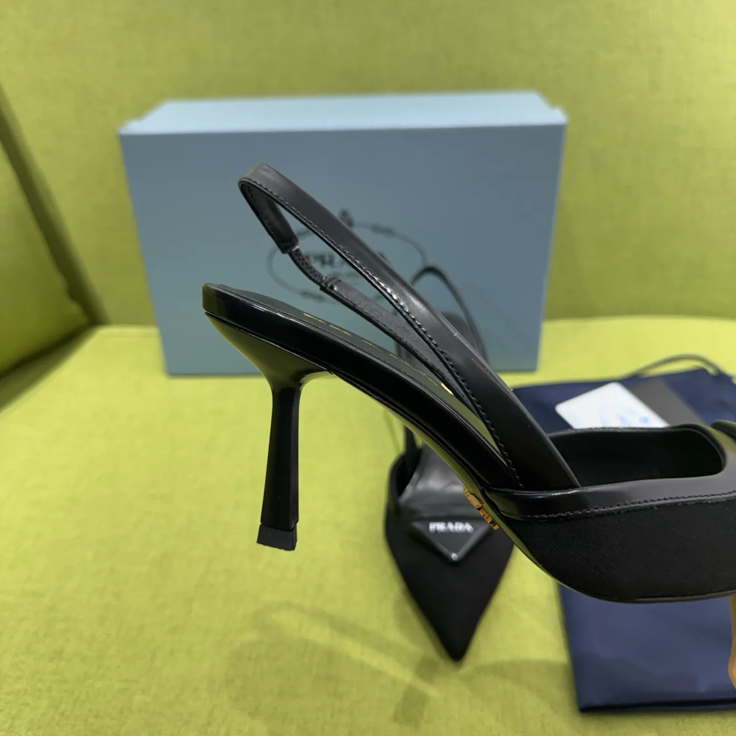 Босоножки Женские Prada 18709008