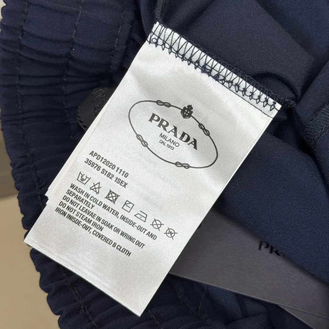 Шорты Женские Prada 11668004