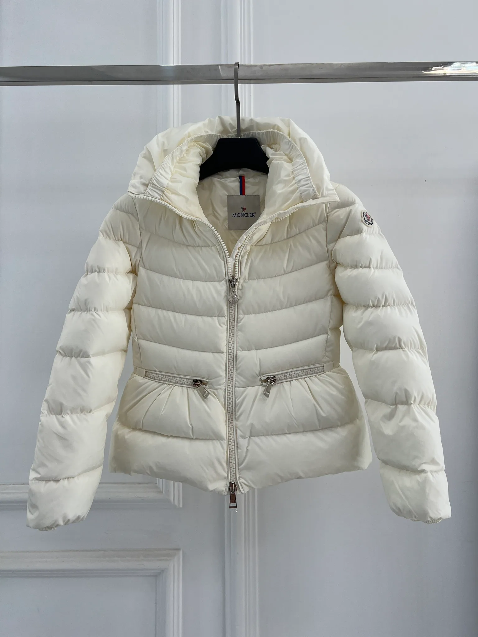 Куртки И Пуховики Женские Moncler 18416189