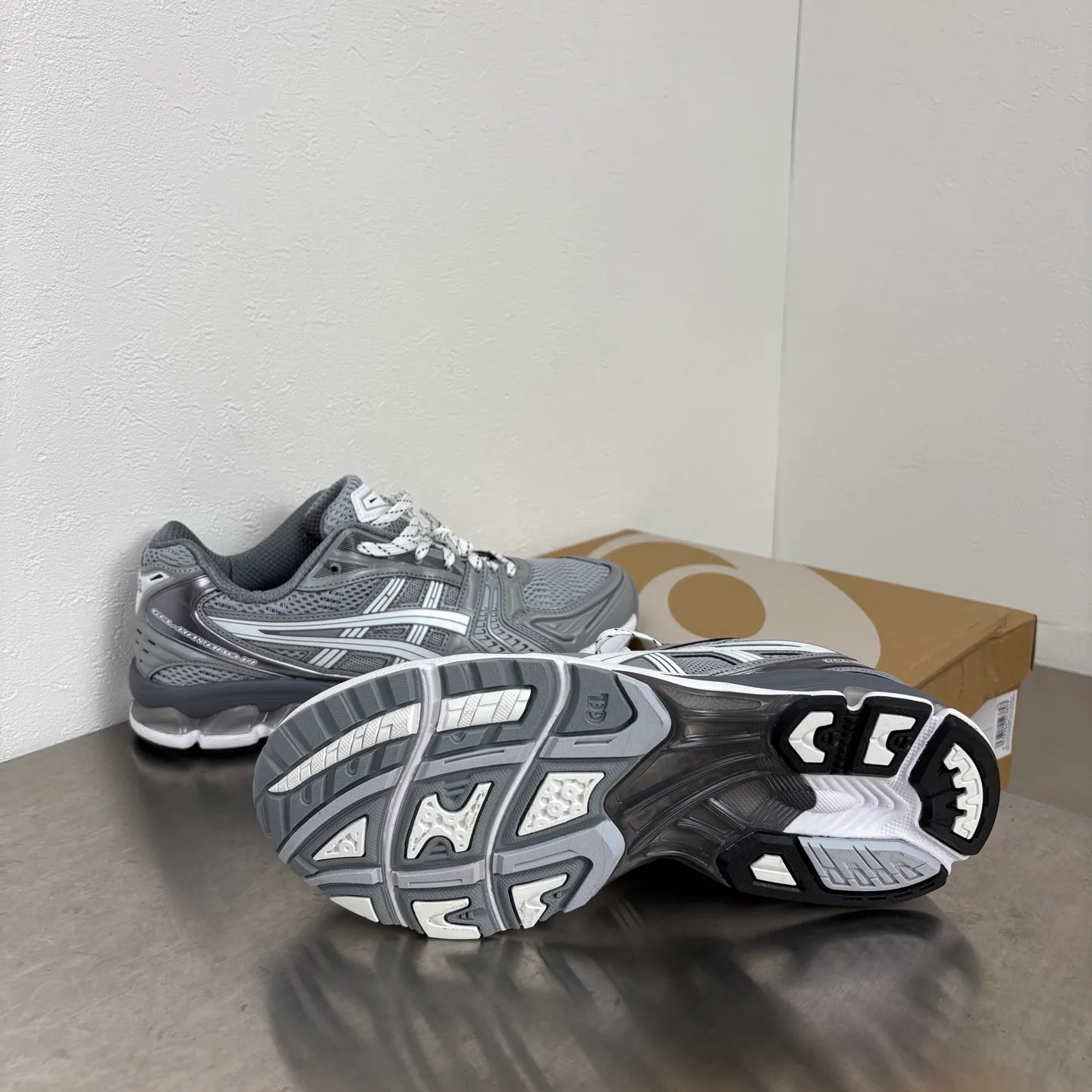 Кроссовки Женские Asics 18744170