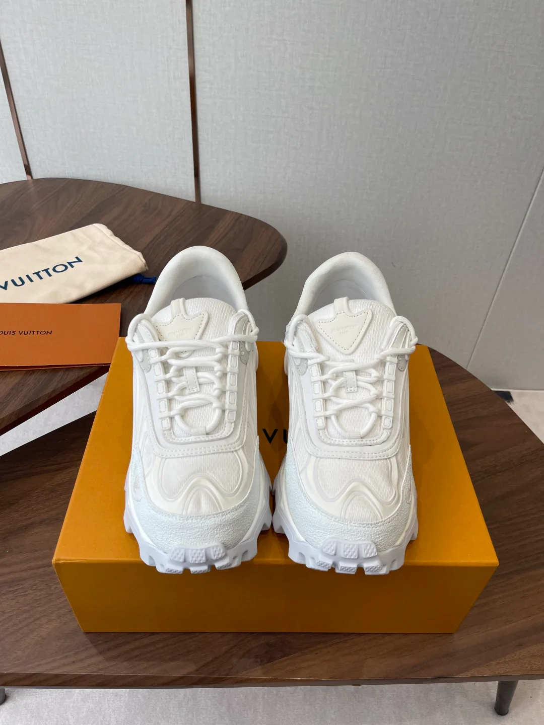 Кроссовки Мужские Louis Vuitton 11966336