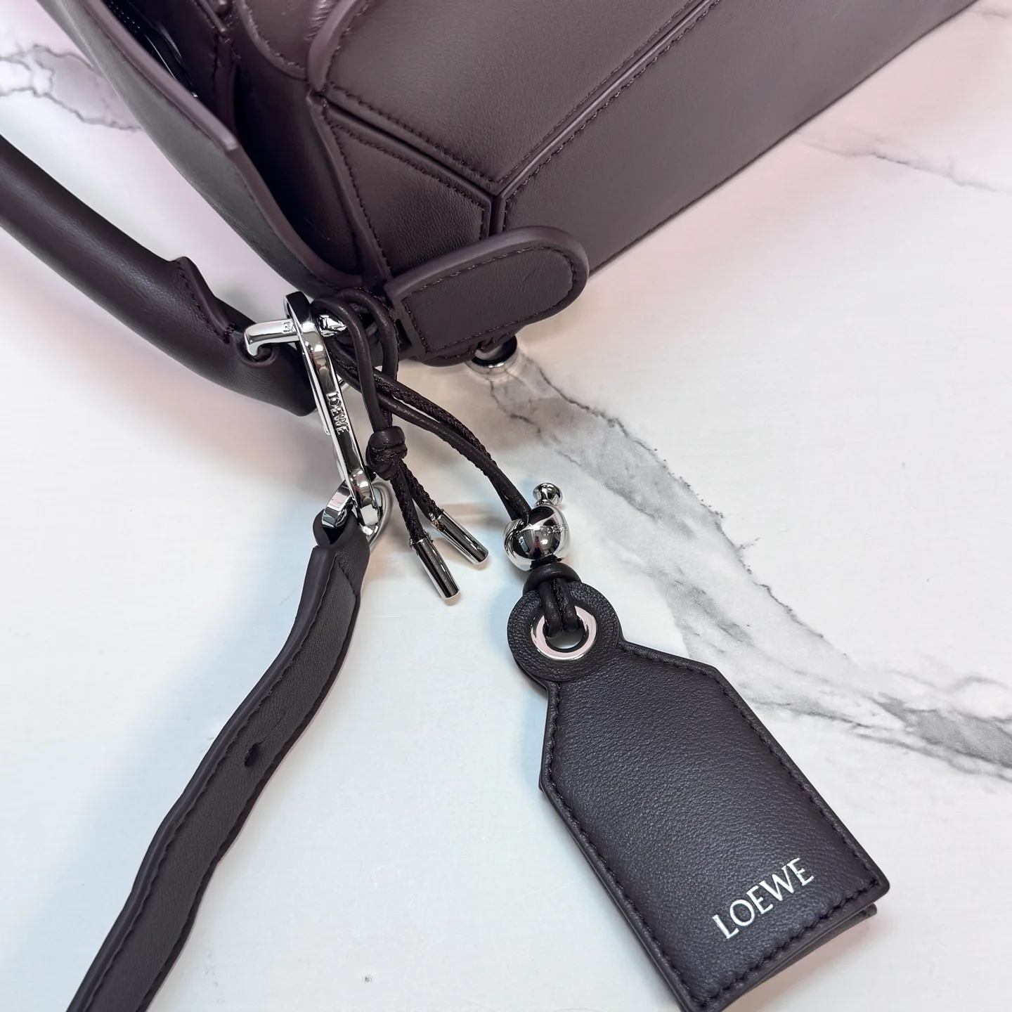 Классические Сумки Женские Loewe 18030351