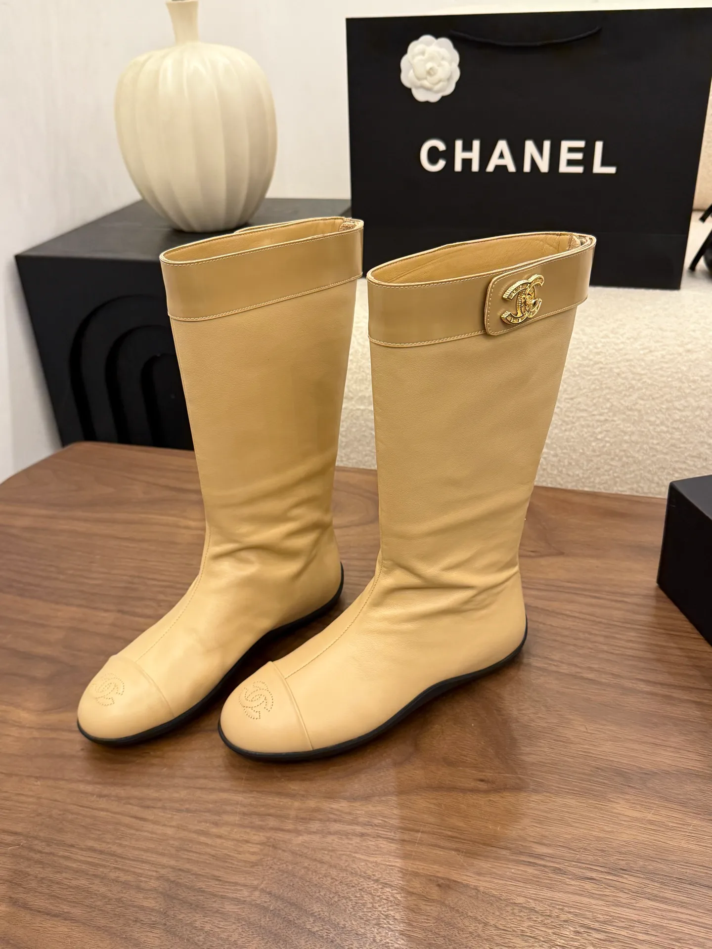 Сапоги Женские Chanel 18223565