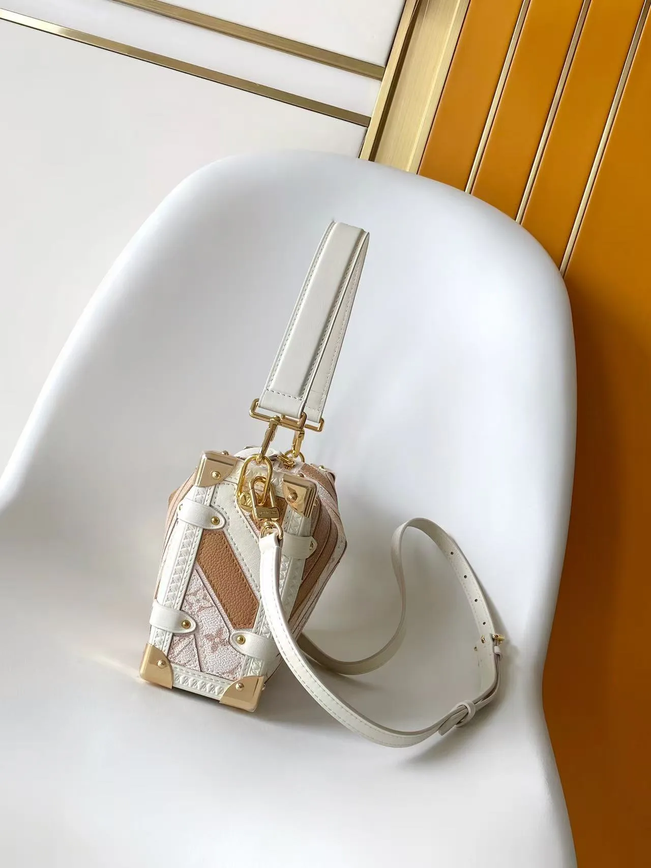Классические Сумки Женские Louis Vuitton 17796569