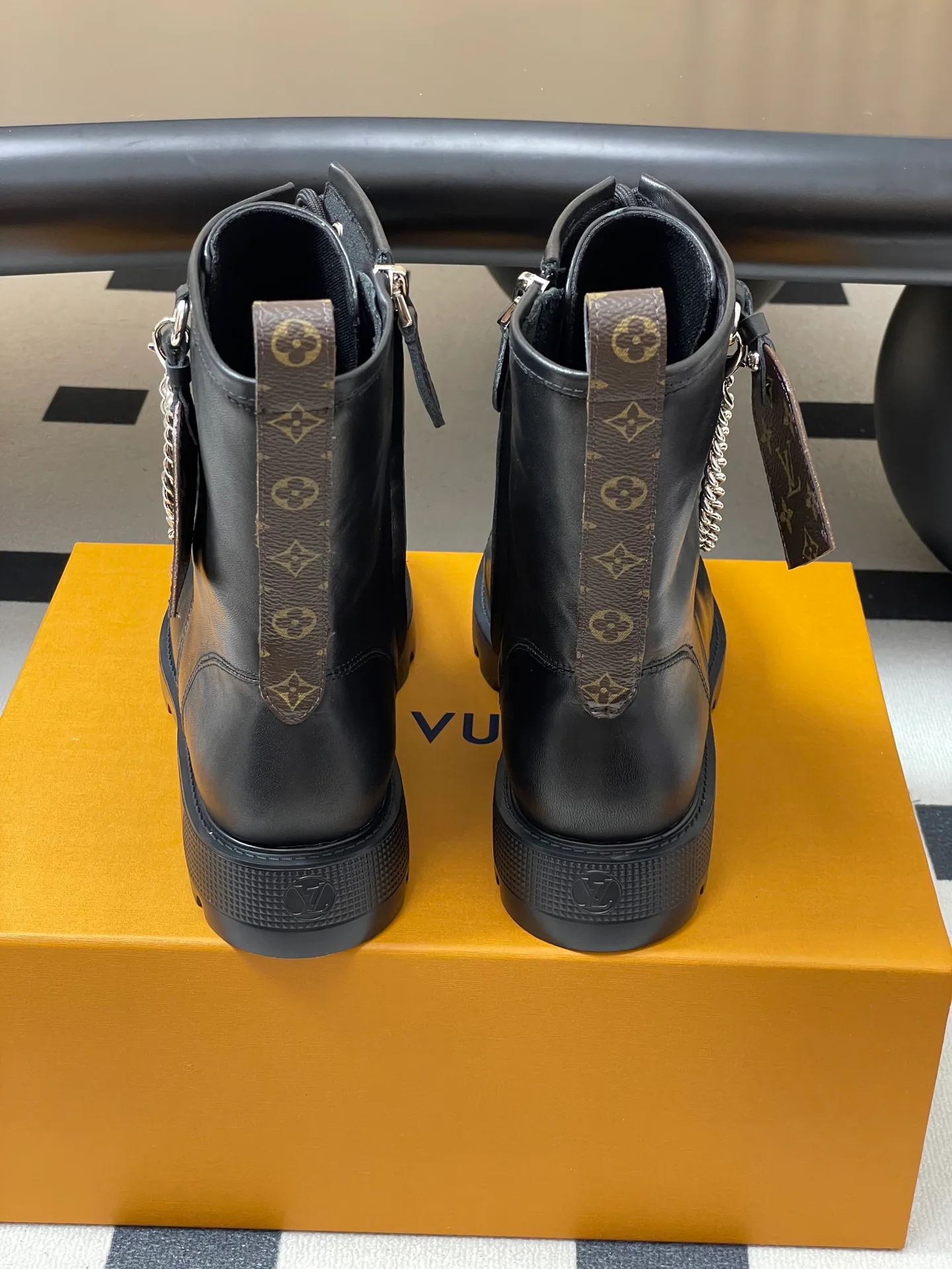 Ботинки Женские Louis Vuitton 139006