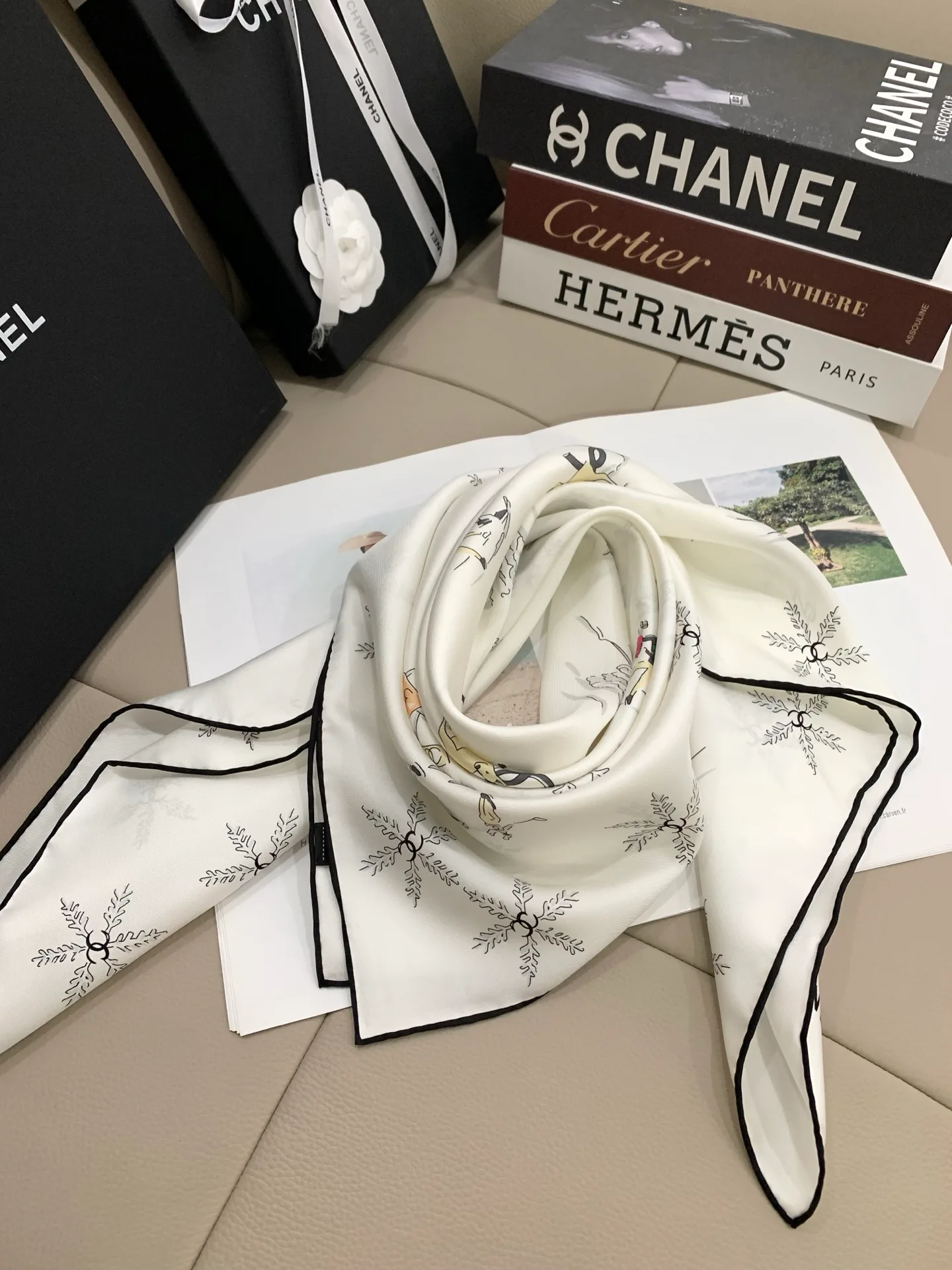 Платки Chanel 18574529