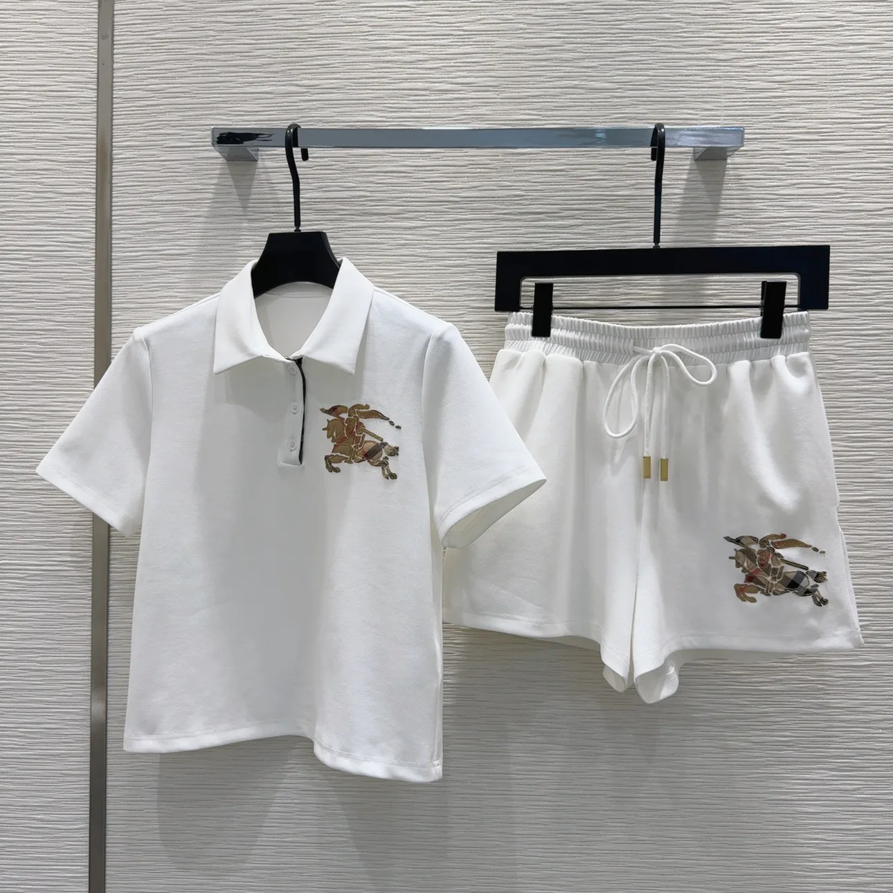 Шорты Женские Burberry 12736326