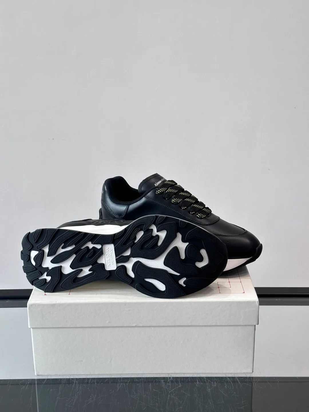 Кроссовки Женские Alexander Mcqueen 469786