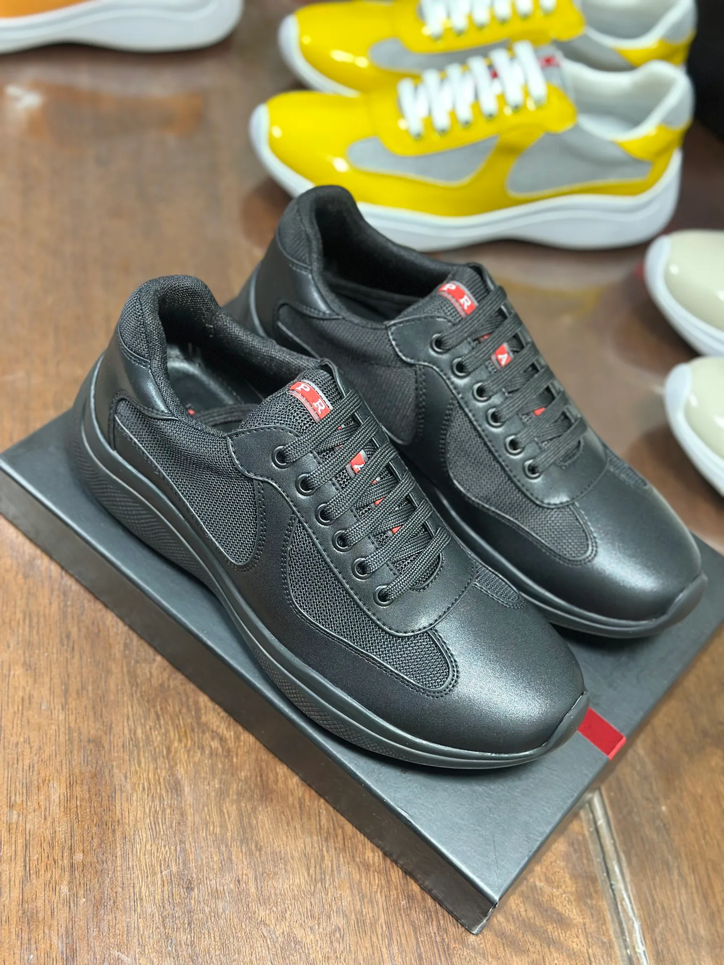 Кроссовки Женские Prada 18262247