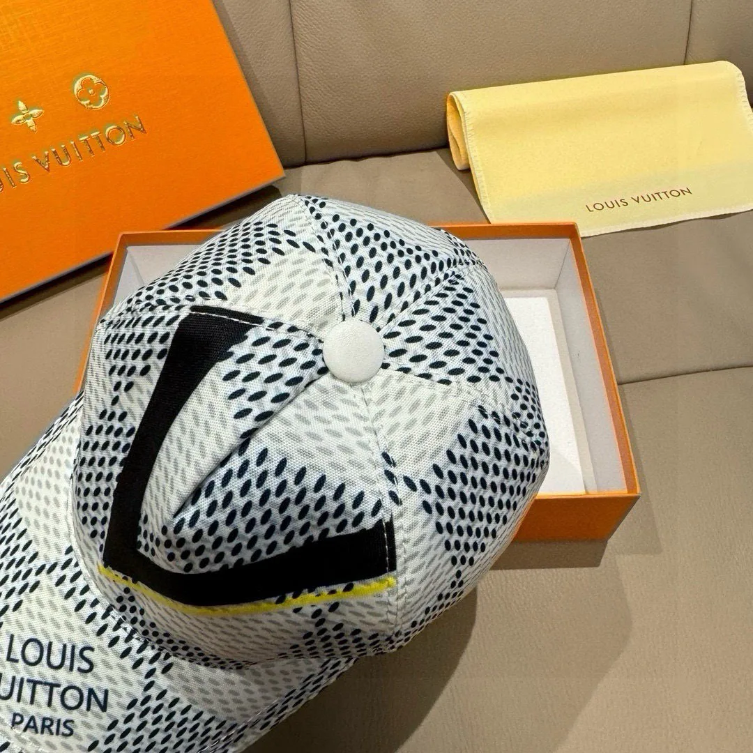 Головные Уборы Louis Vuitton 17604820