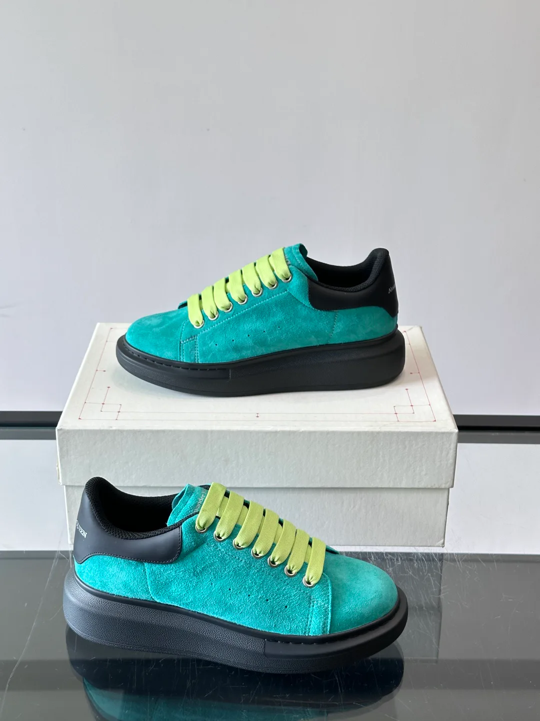Кроссовки Женские Alexander Mcqueen 17447547