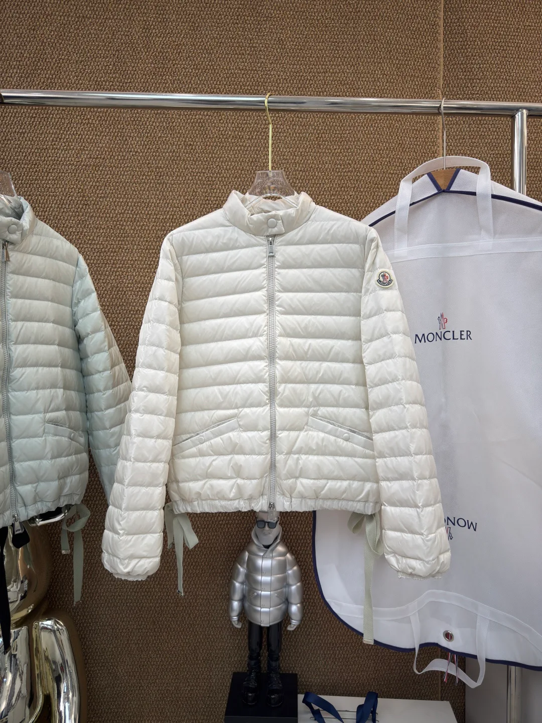 Куртки И Пуховики Женские Moncler 19636093