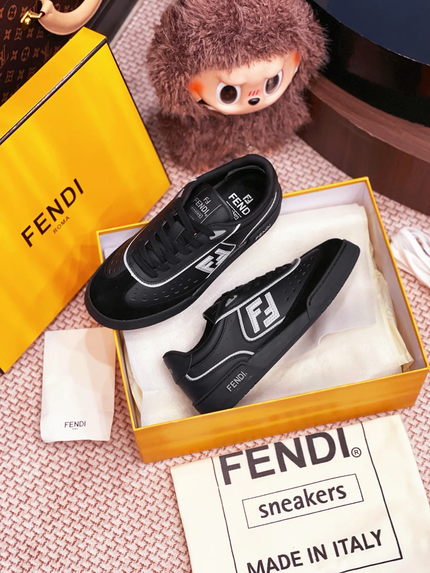 Кроссовки Женские Fendi 35355