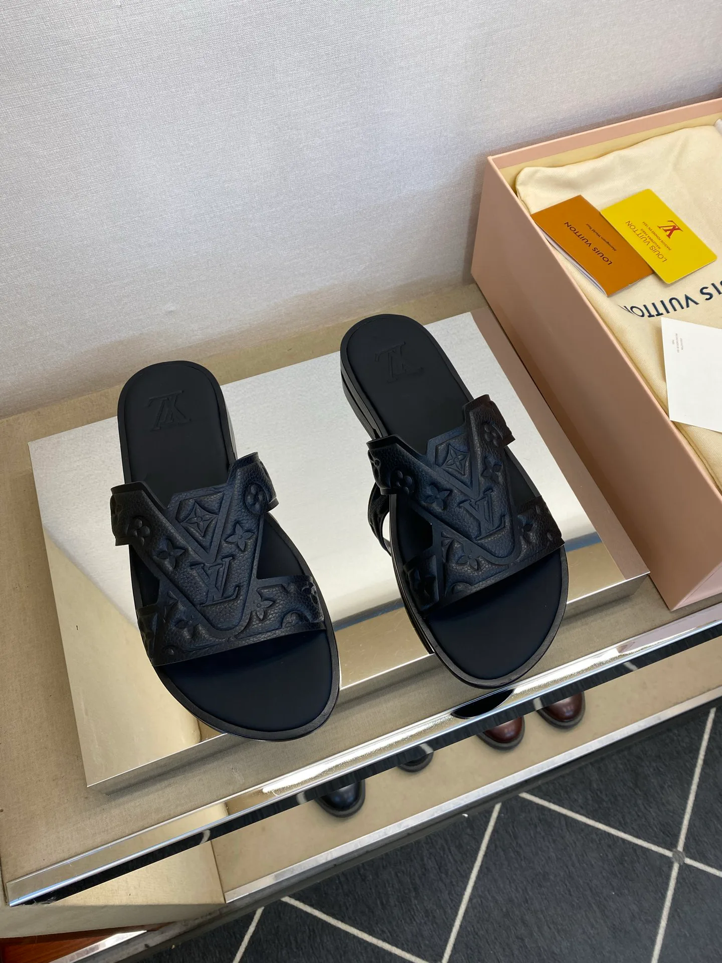 Шлепанцы Мужские Louis Vuitton 11956890