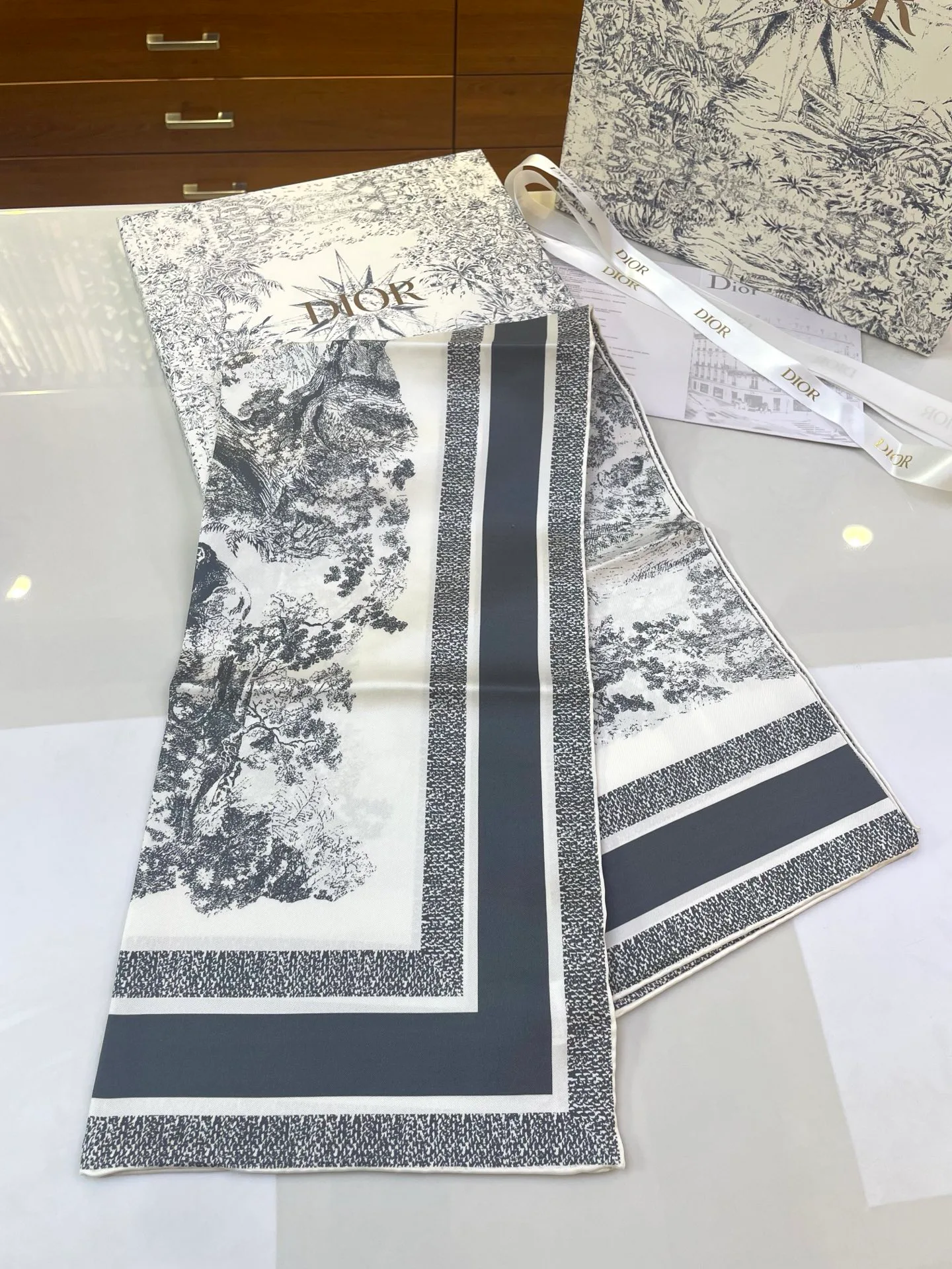 Платки Christian Dior 9886894