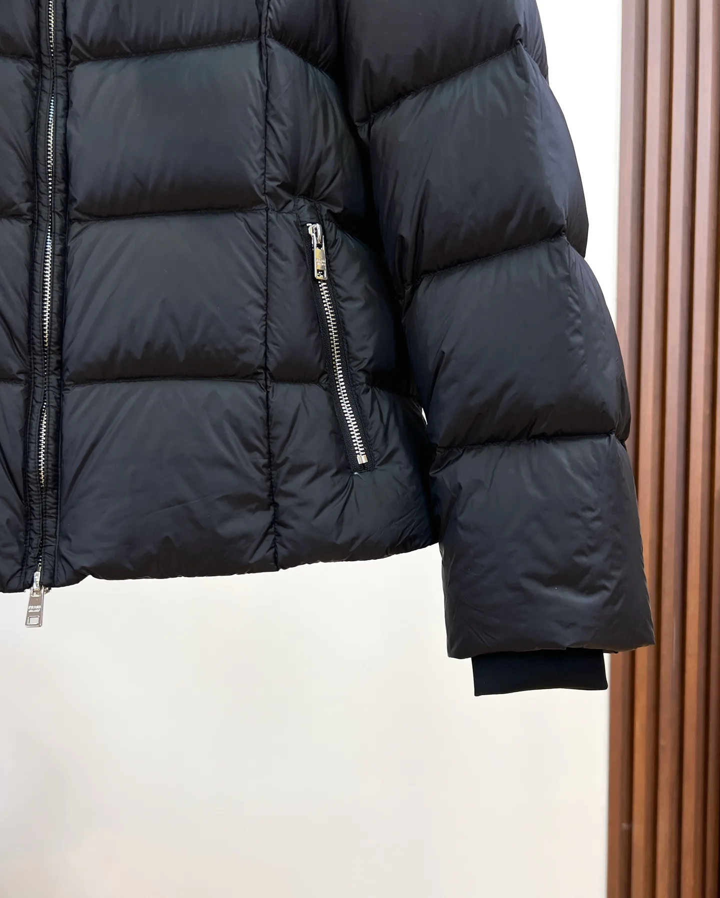 Куртки И Пуховики Женские Prada 18228771