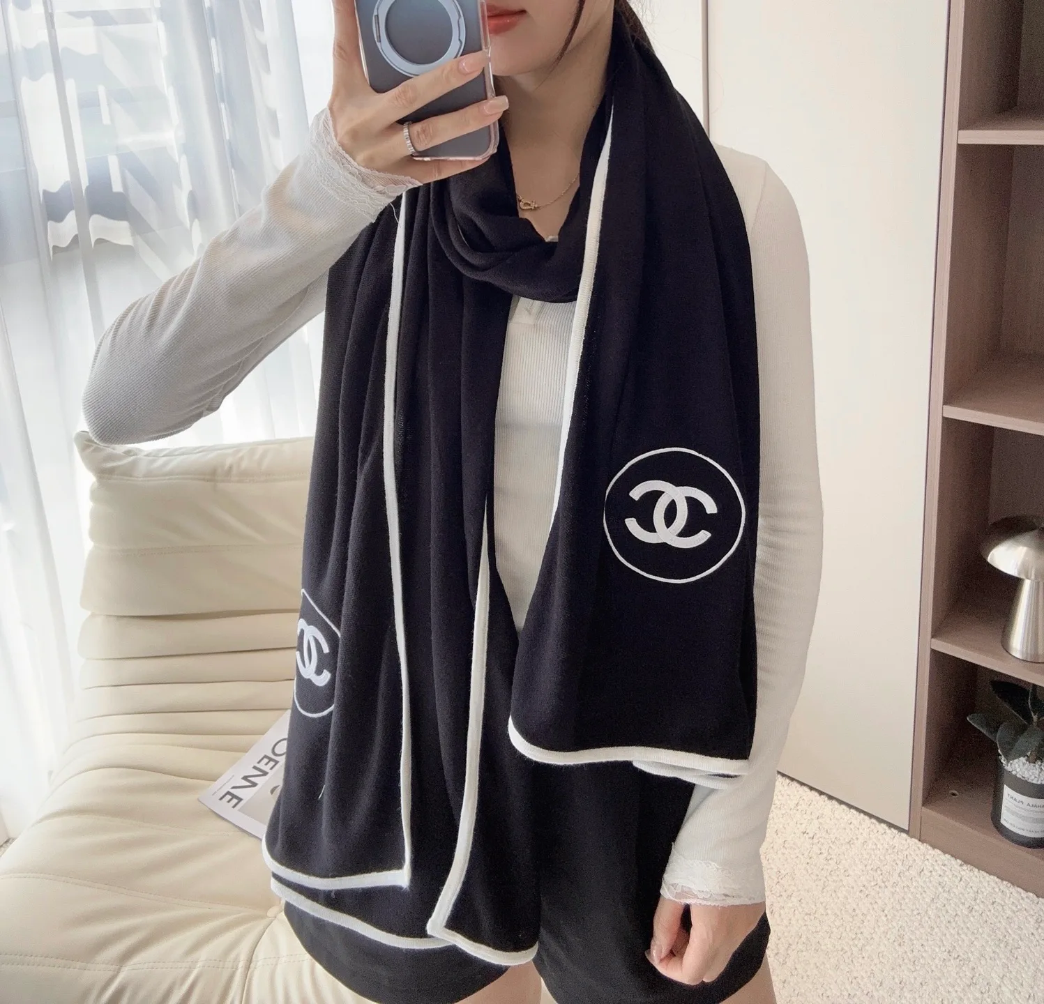 Шарфы Chanel 18675760