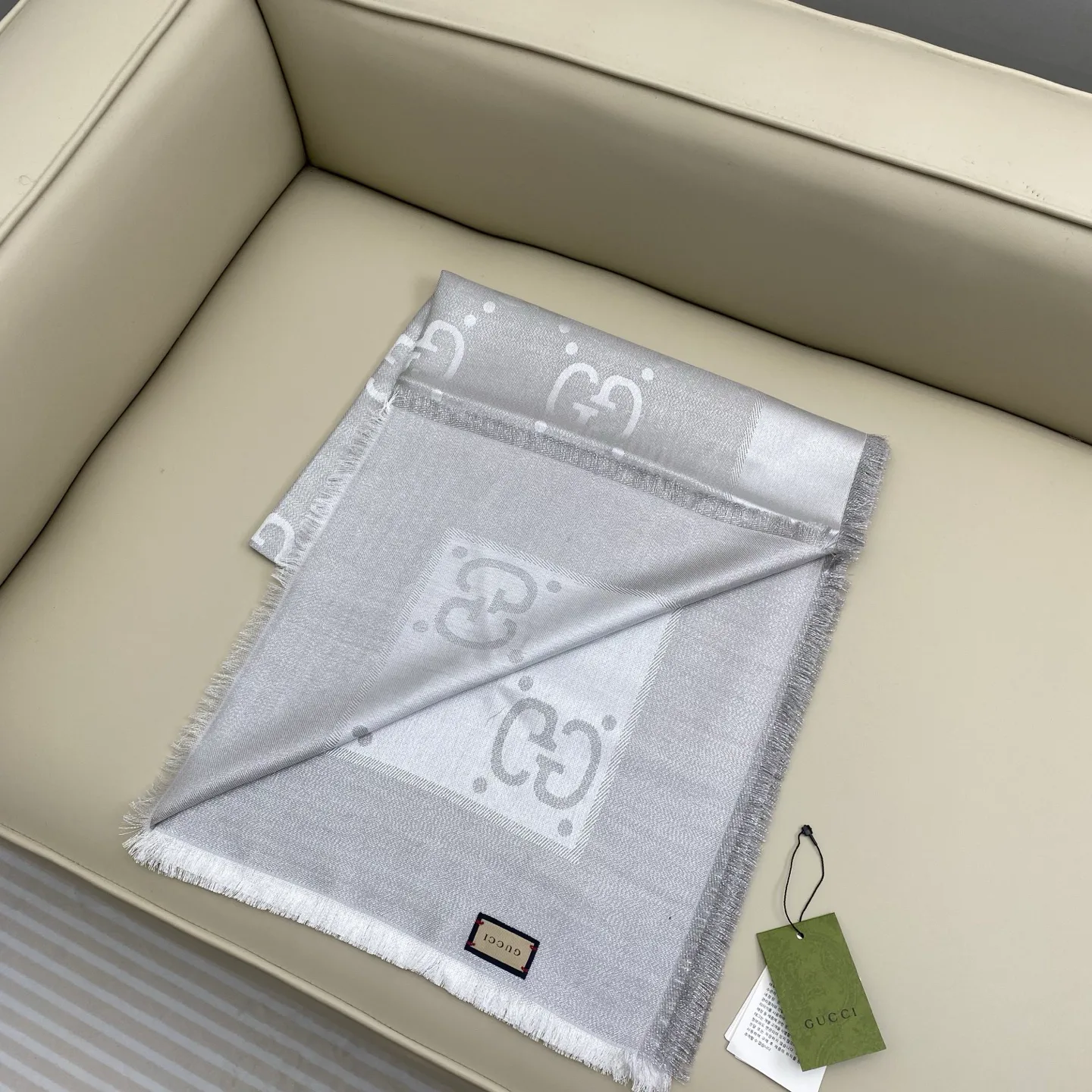 Платки Gucci 6086060