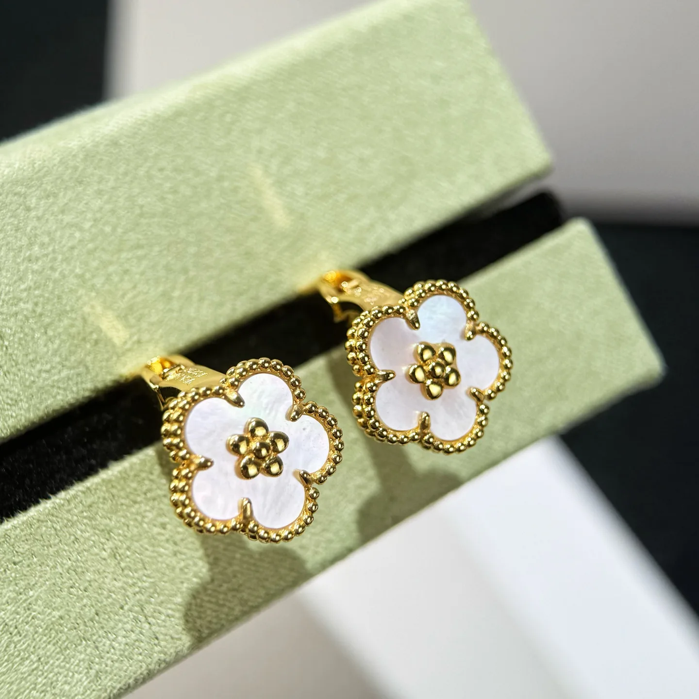 Бижутерия Van Cleef & Arpels 13645858