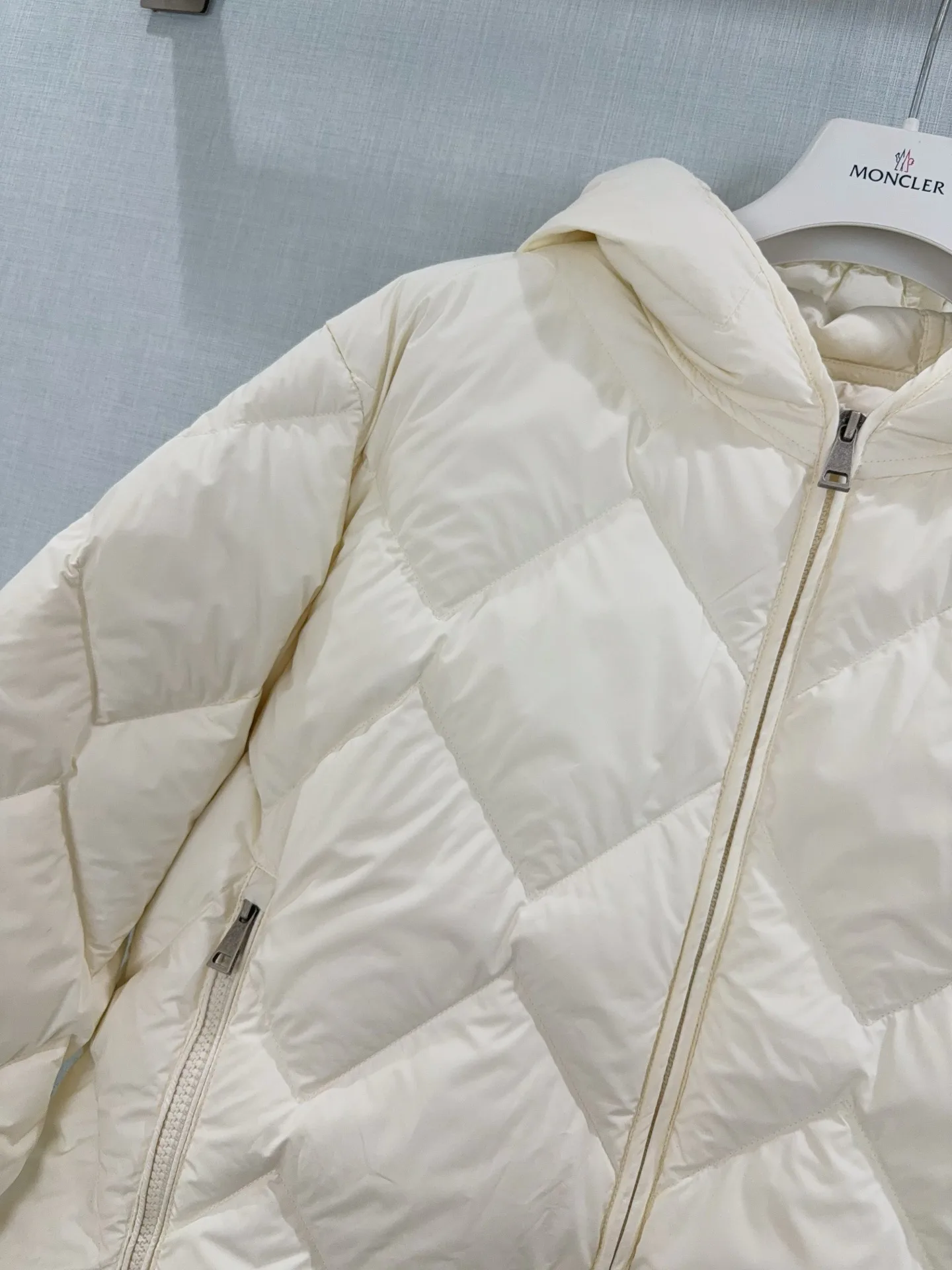 Куртки И Пуховики Женские Moncler 18571745