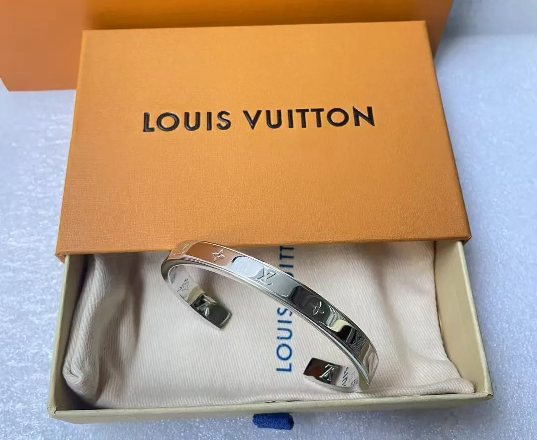 Бижутерия Louis Vuitton 11240558