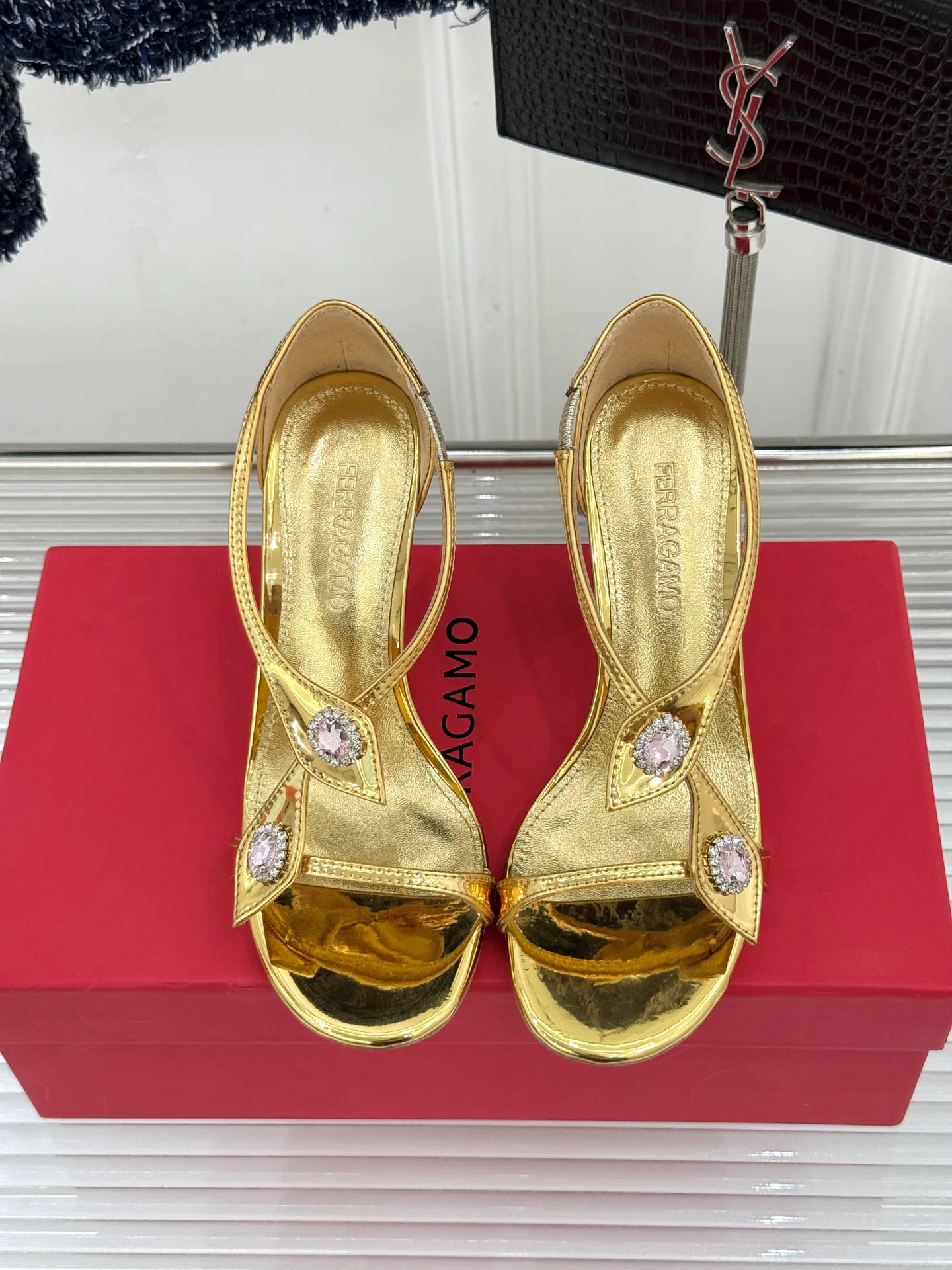 Босоножки Женские Salvatore Ferragamo 11312297