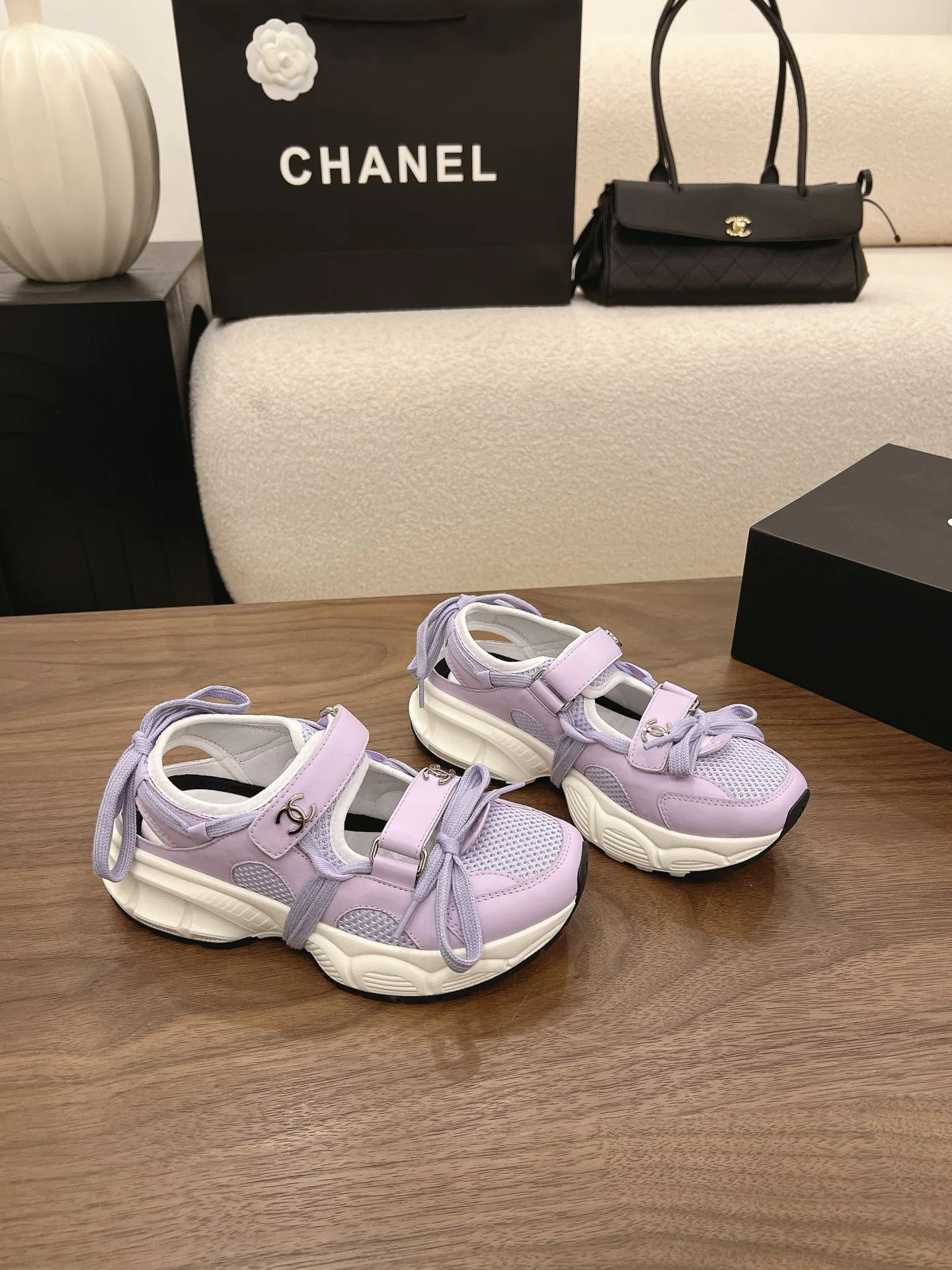 Кроссовки Женские Chanel 17077248