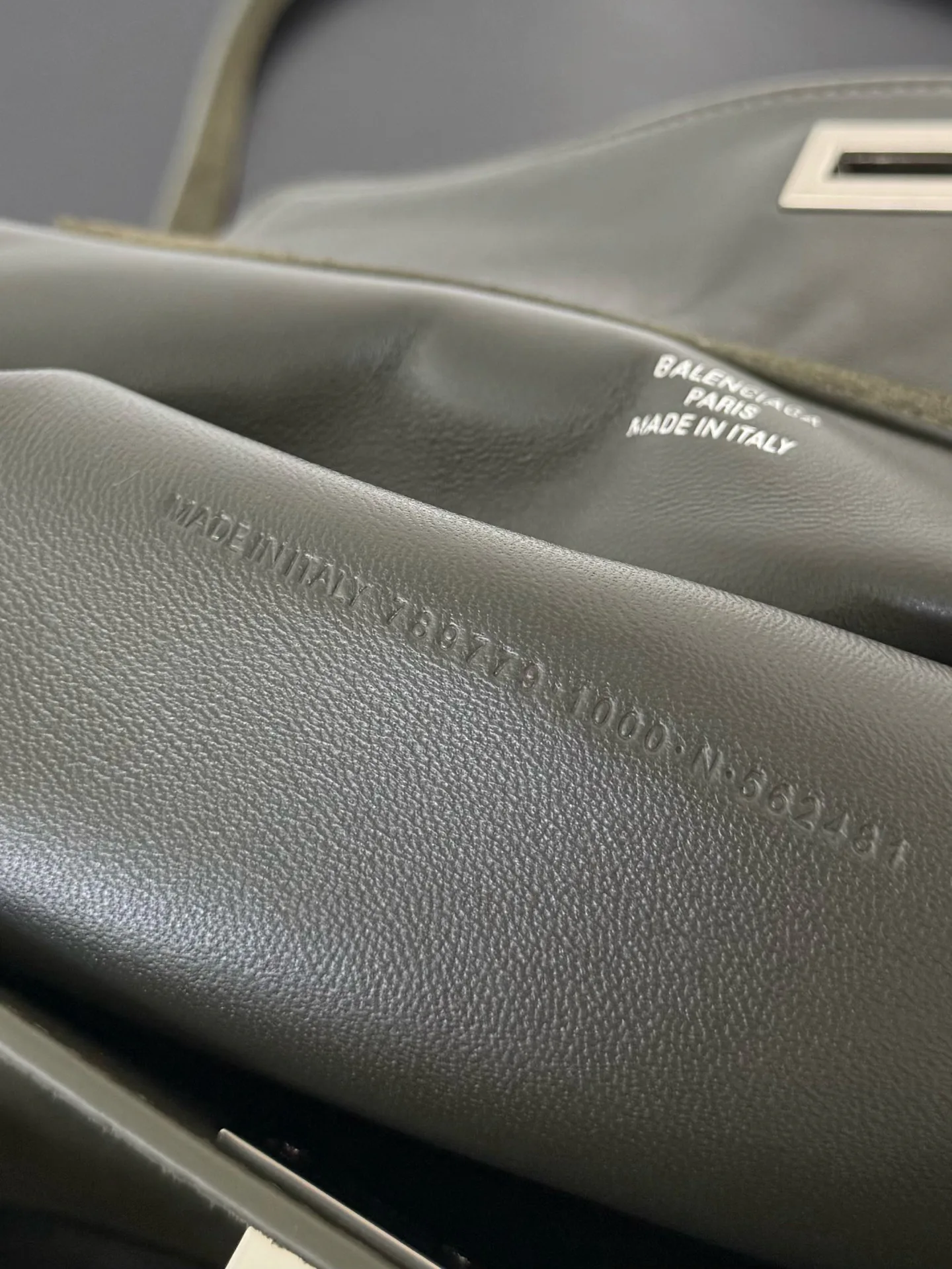 Классические Сумки Женские Balenciaga 11872198