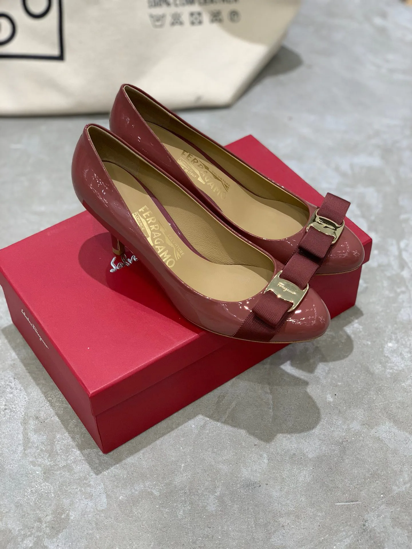 Туфли Женские Salvatore Ferragamo 18531885