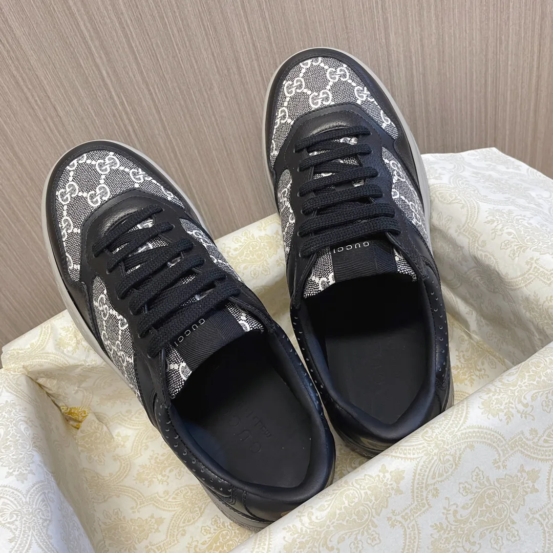 Кроссовки Женские Gucci 18011329