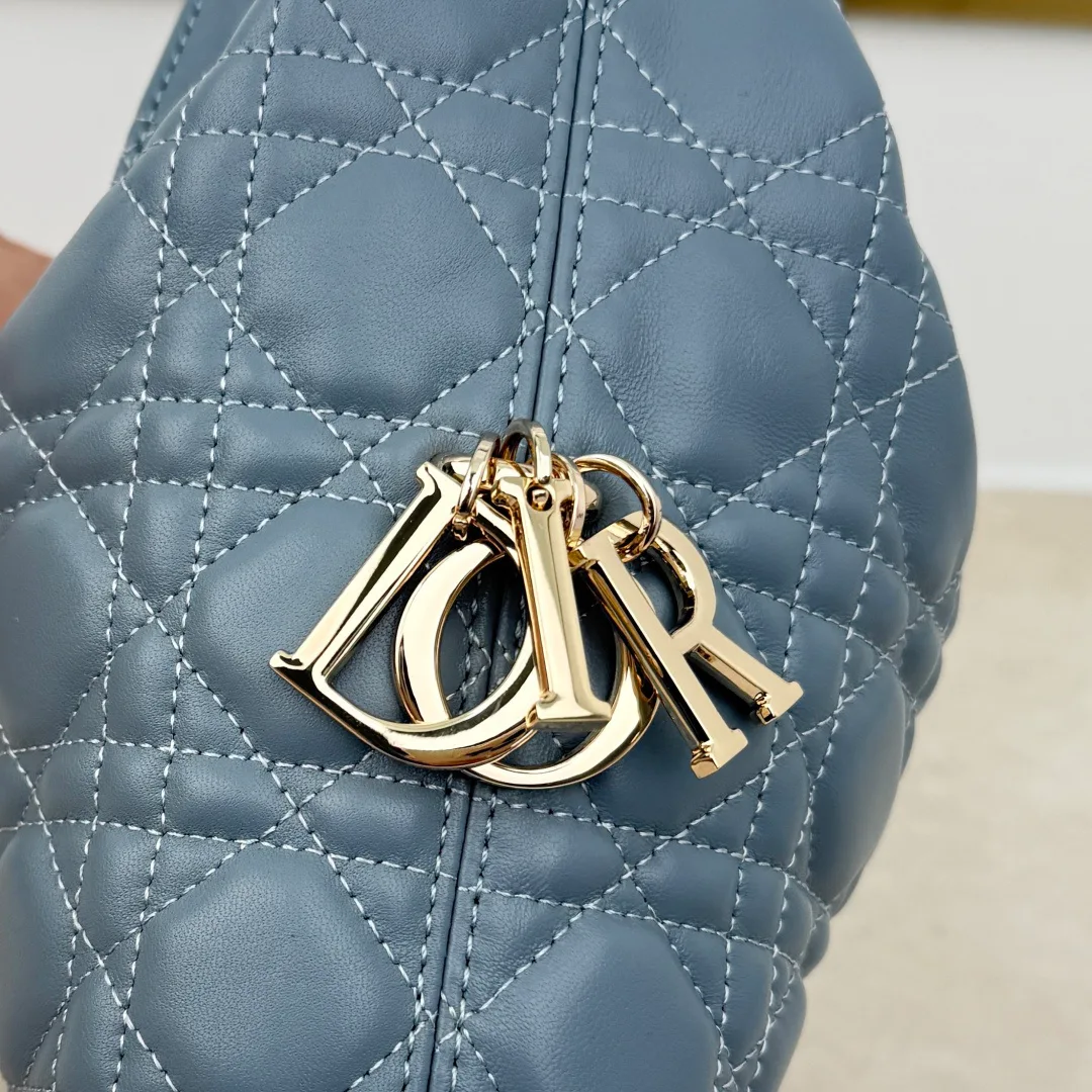Классические Сумки Женские Christian Dior 18116289