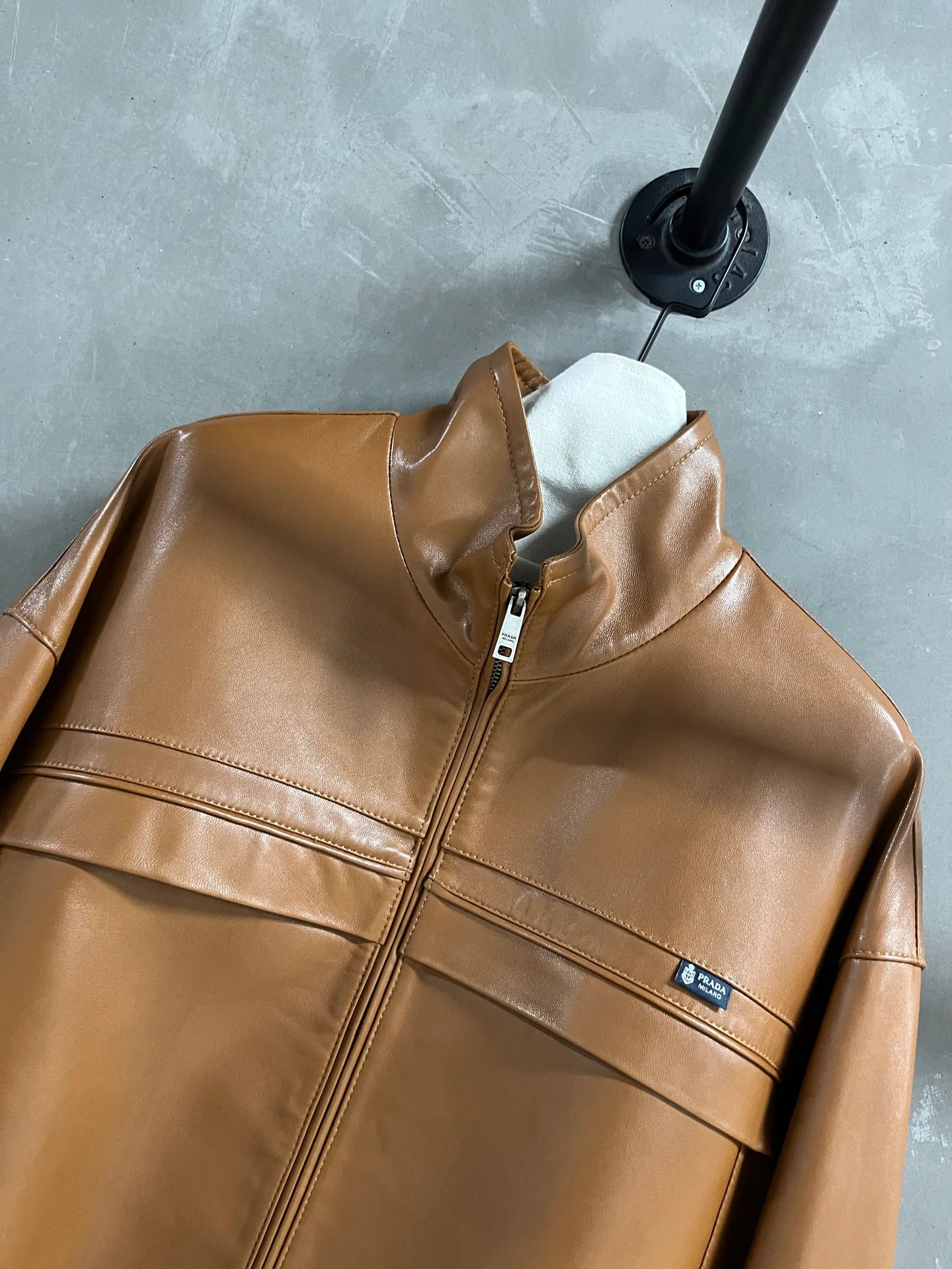 Кожаные Куртки И Дублёнки Женские Prada 18172847