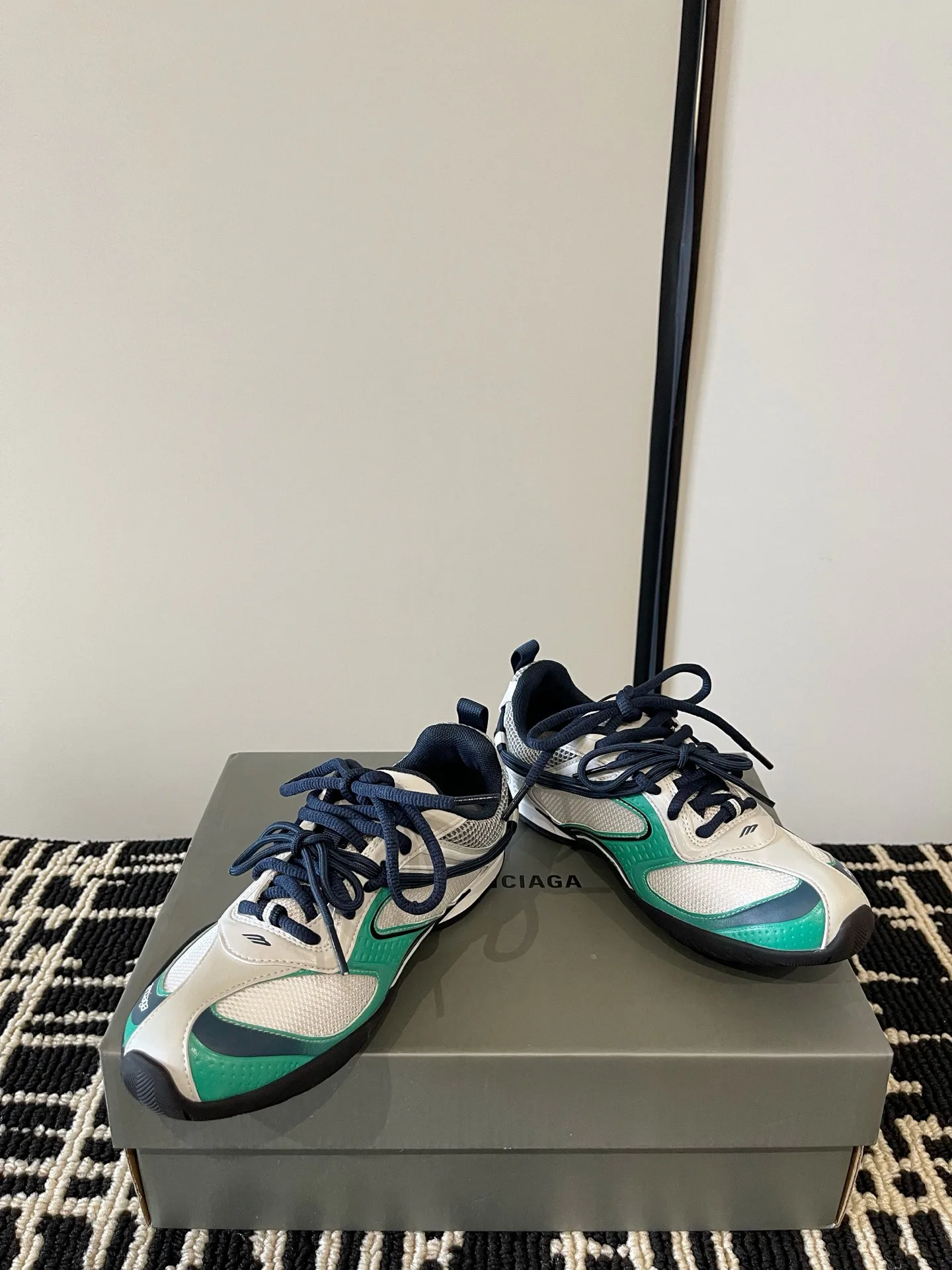 Кроссовки Женские Balenciaga 18386311