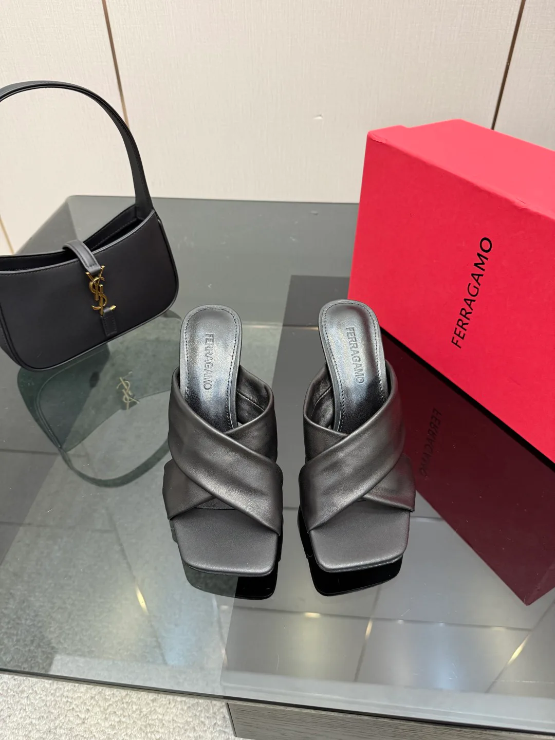 Босоножки Женские Salvatore Ferragamo 1498829