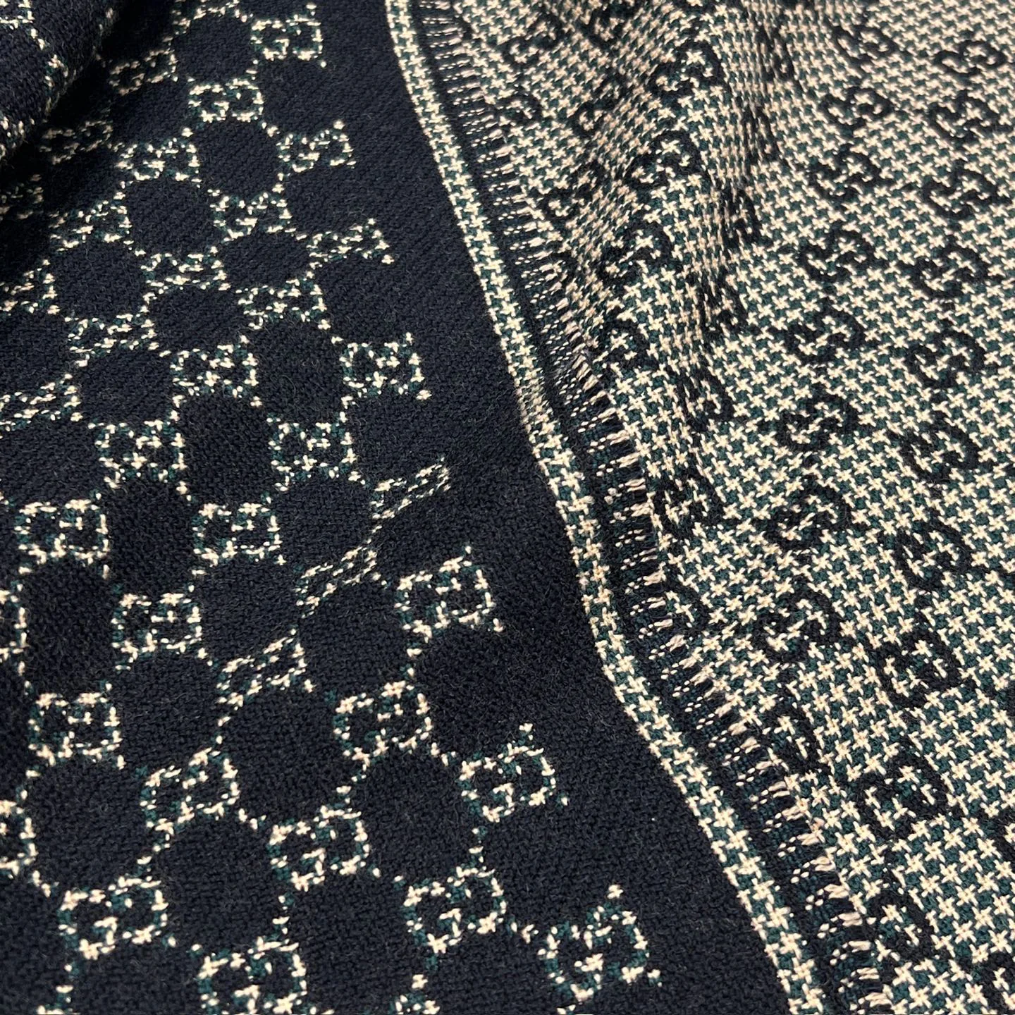 Шарфы Gucci 17992015