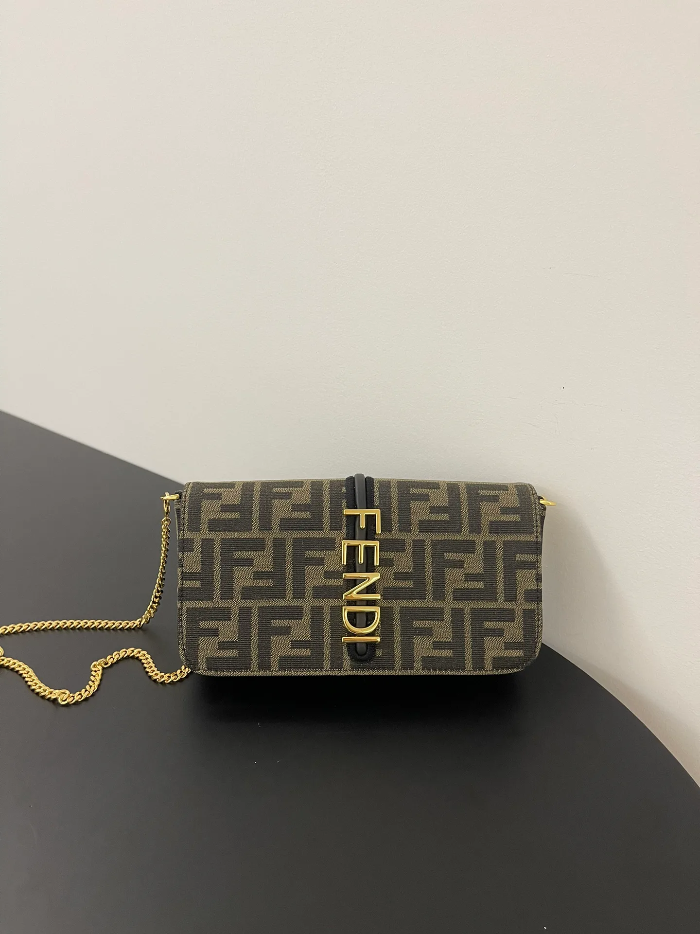 Классические Сумки Женские Fendi 13234531