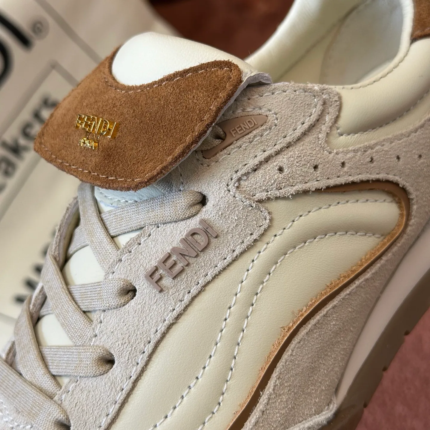 Кроссовки Женские Fendi 209440