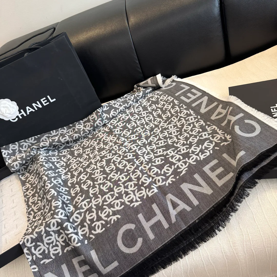 Шарфы Chanel 18449894