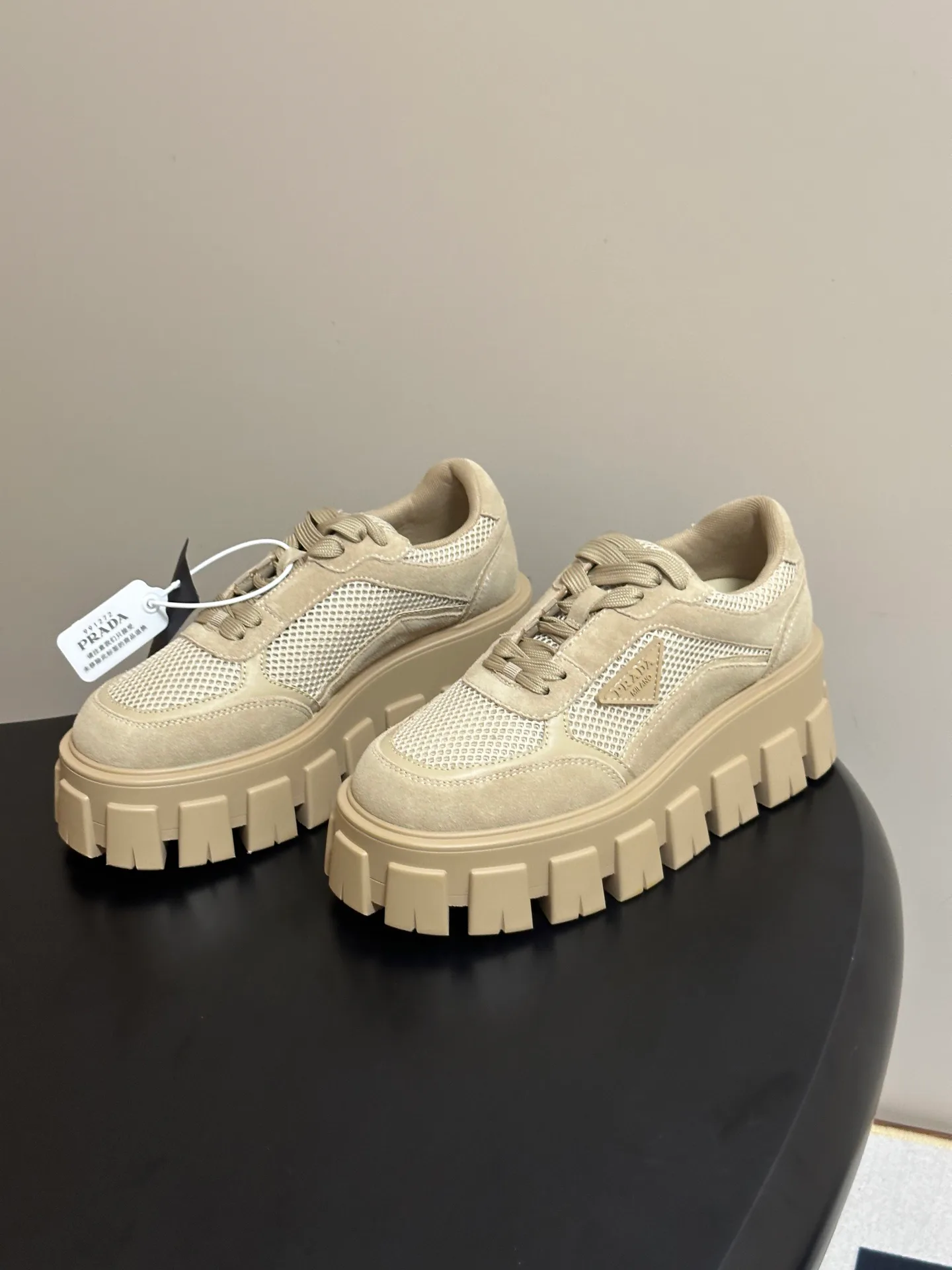 Кроссовки Женские Prada 18049585