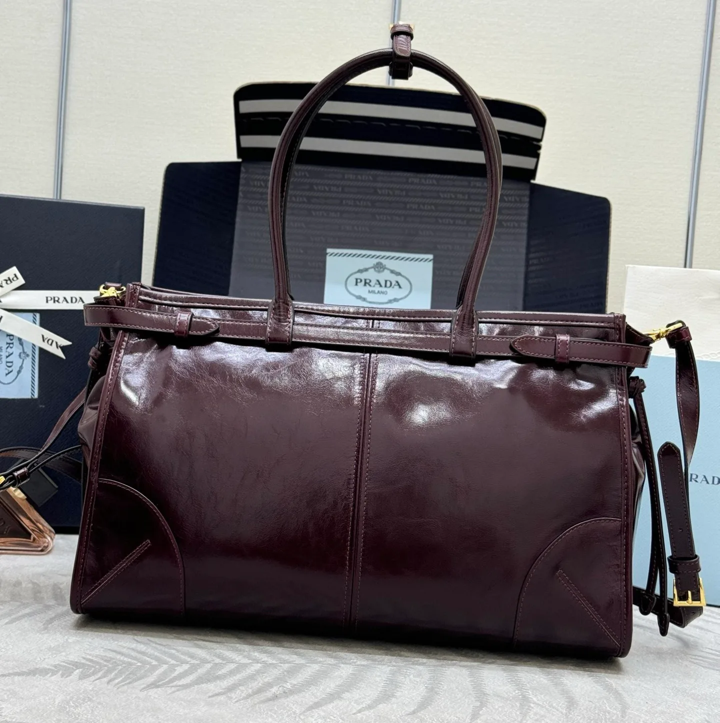 Классические Сумки Женские Prada 11462542