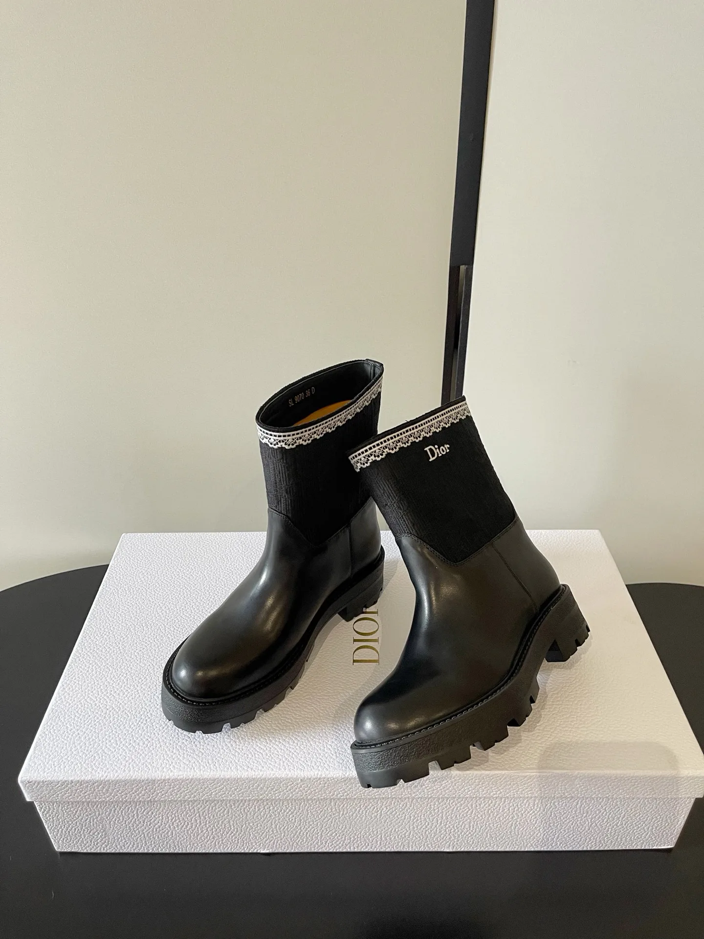 Ботинки Женские Christian Dior 18234944