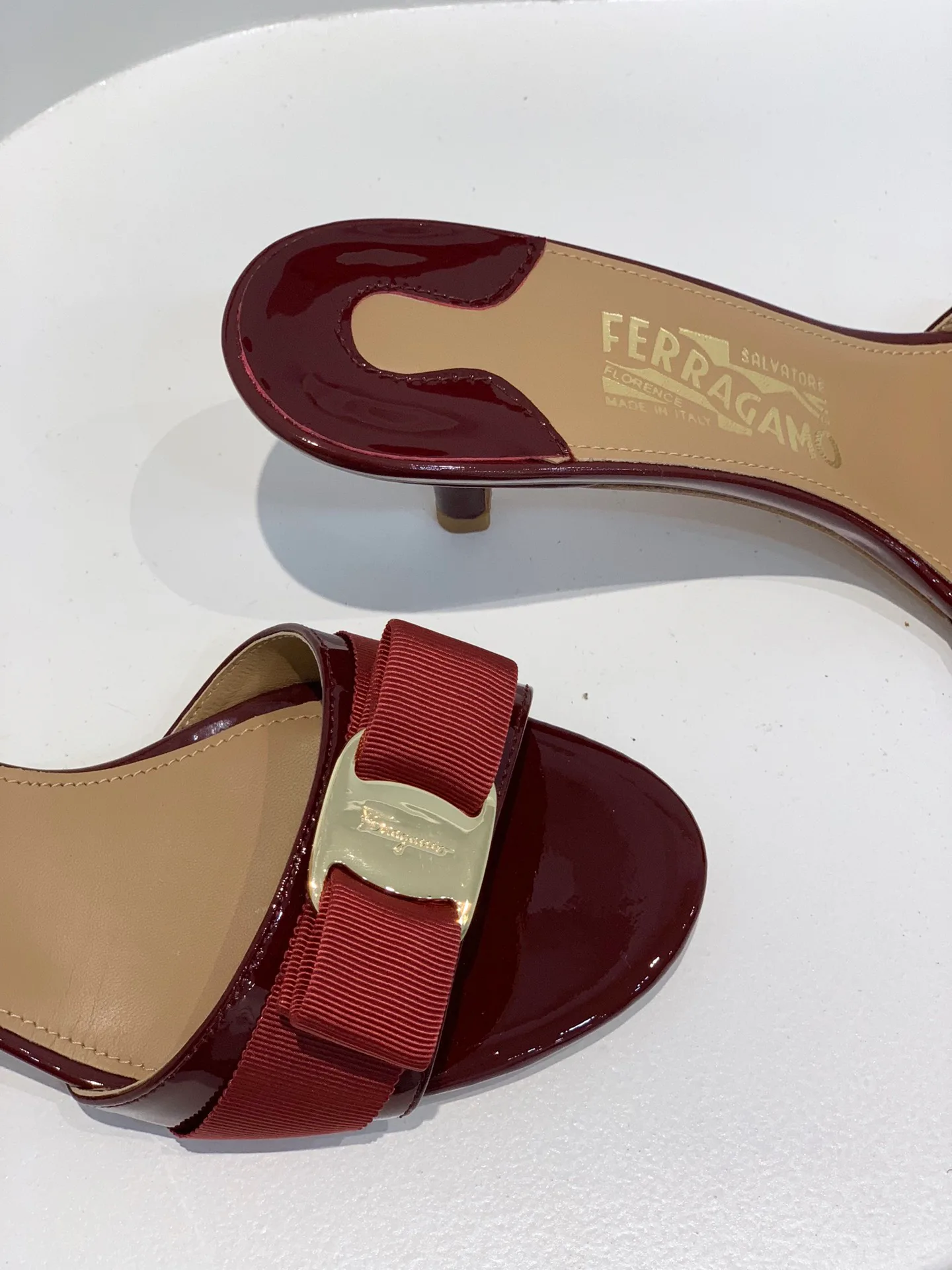 Босоножки Женские Salvatore Ferragamo 17642544