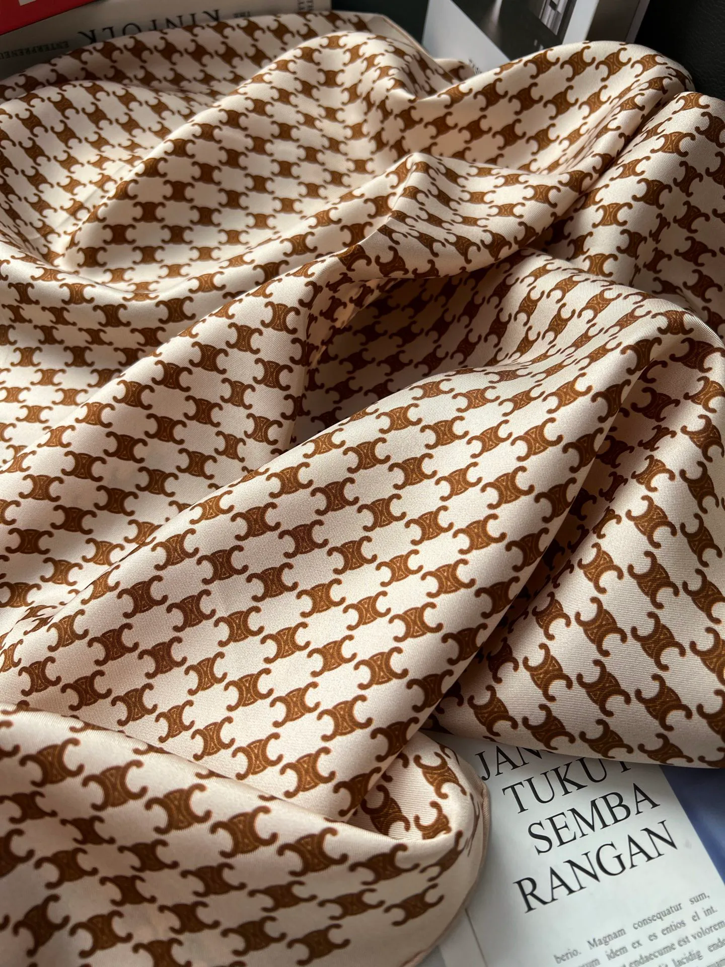 Шарфы Celine 13351604